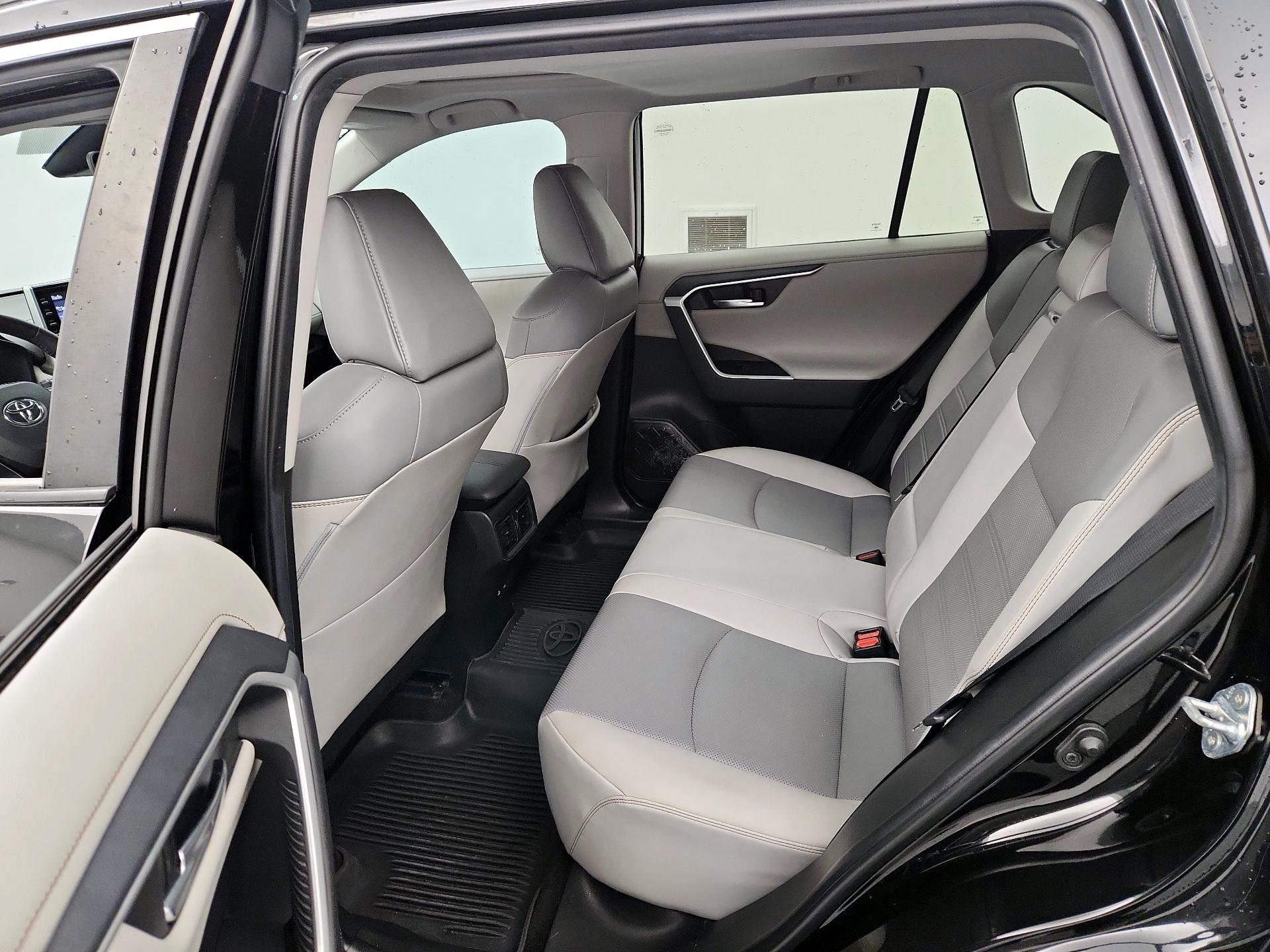 Thumbnail: 2022 Toyota RAV4 - 19