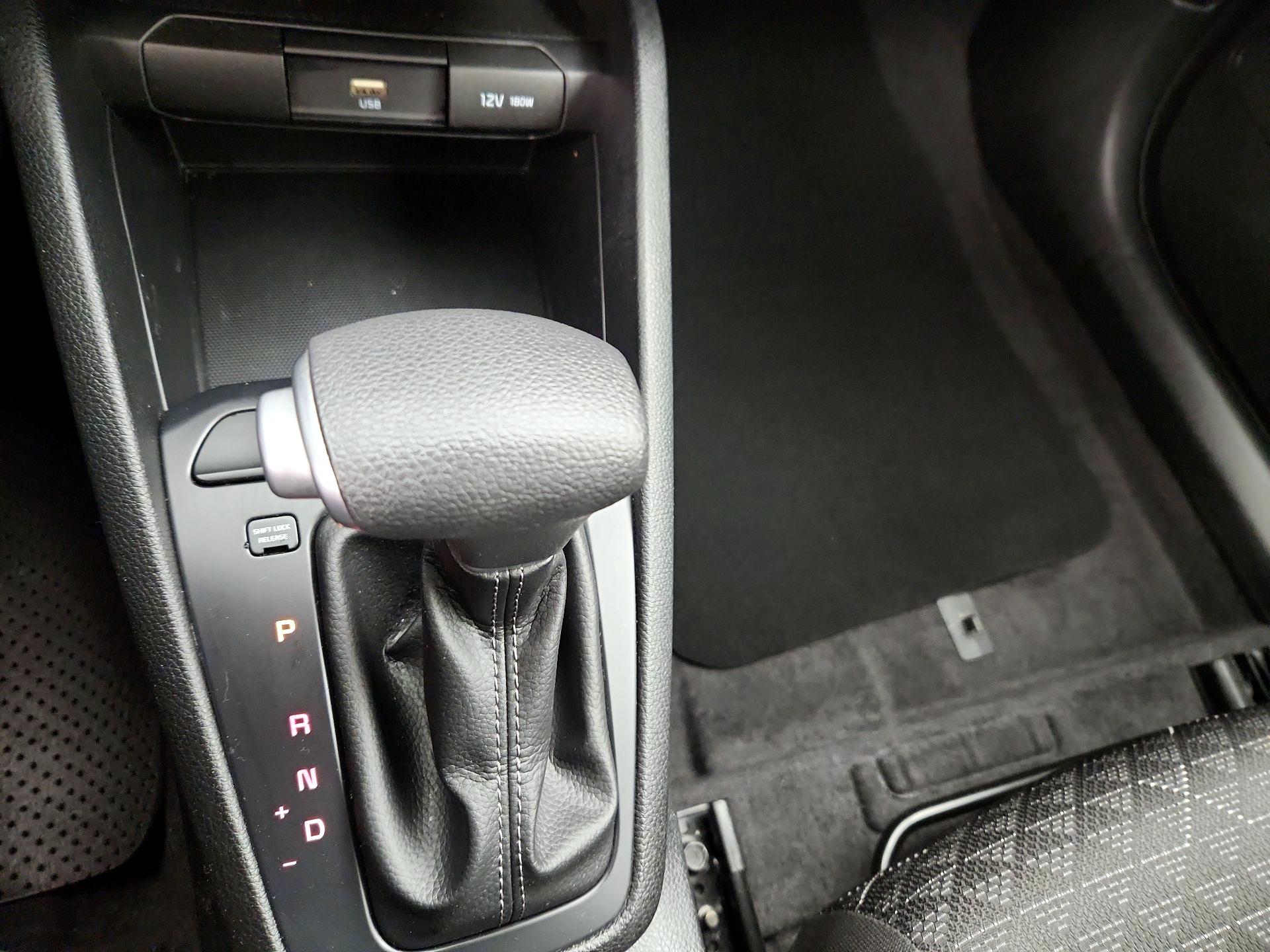 Thumbnail: 2023 Kia Rio - 17