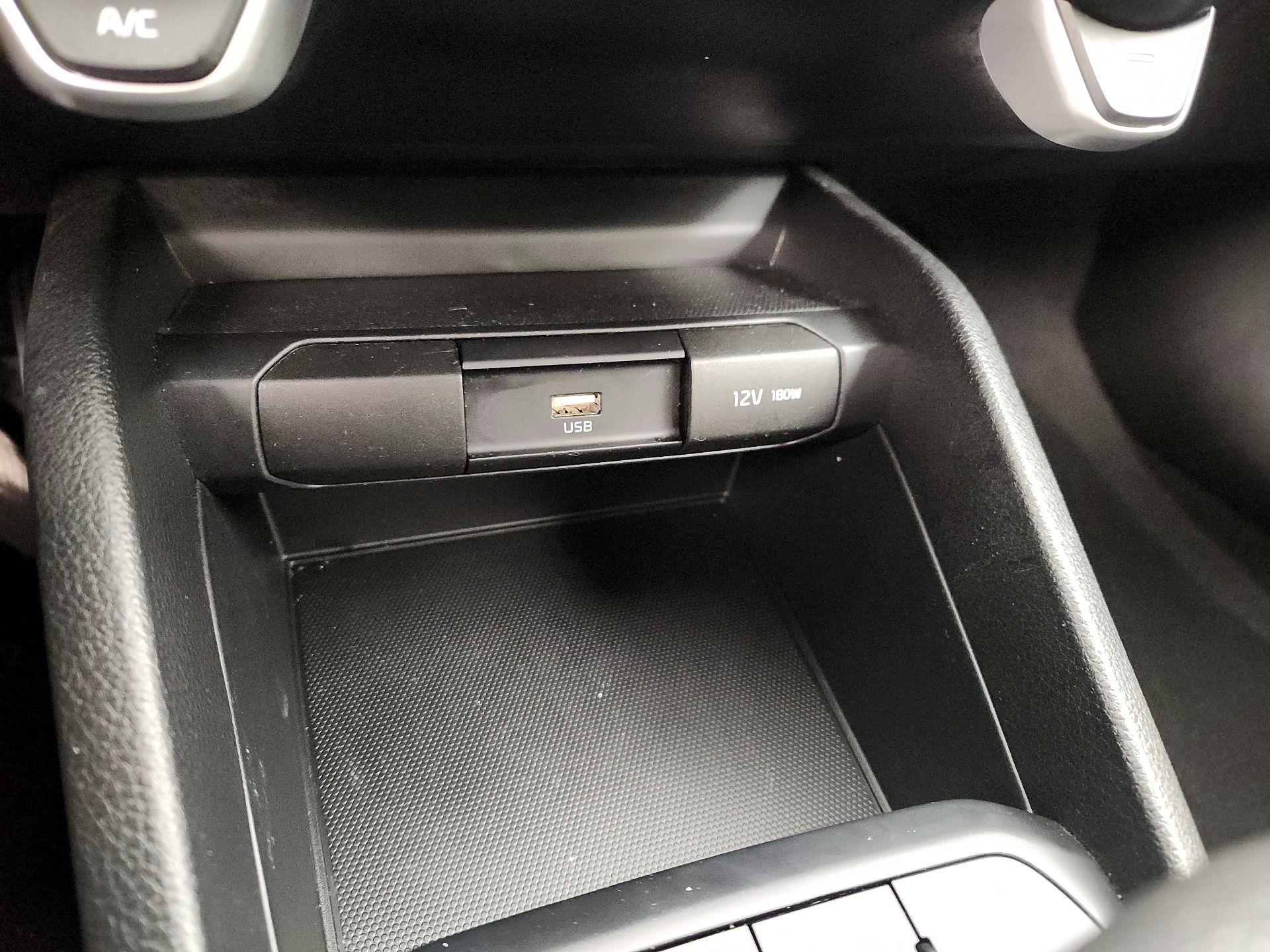 Thumbnail: 2023 Kia Rio - 18