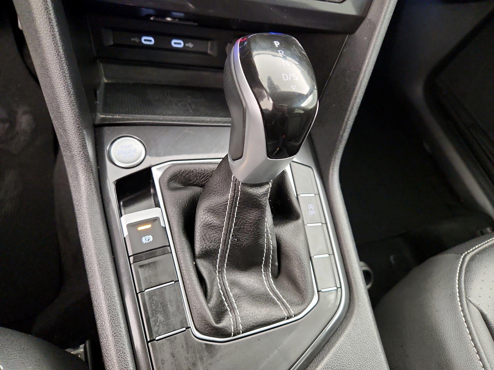 Thumbnail: 2024 Volkswagen Tiguan - 17