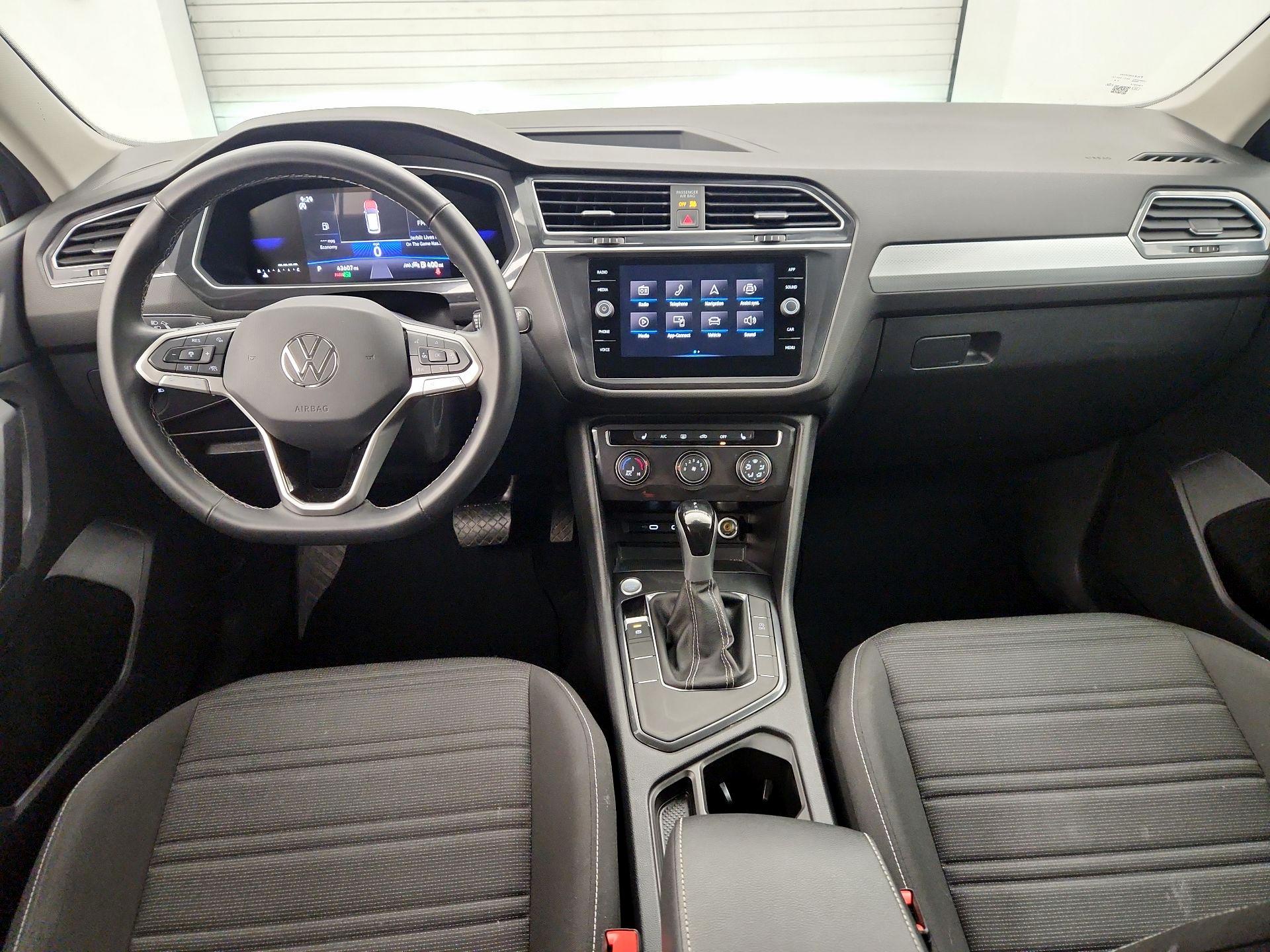 Thumbnail: 2024 Volkswagen Tiguan - 9