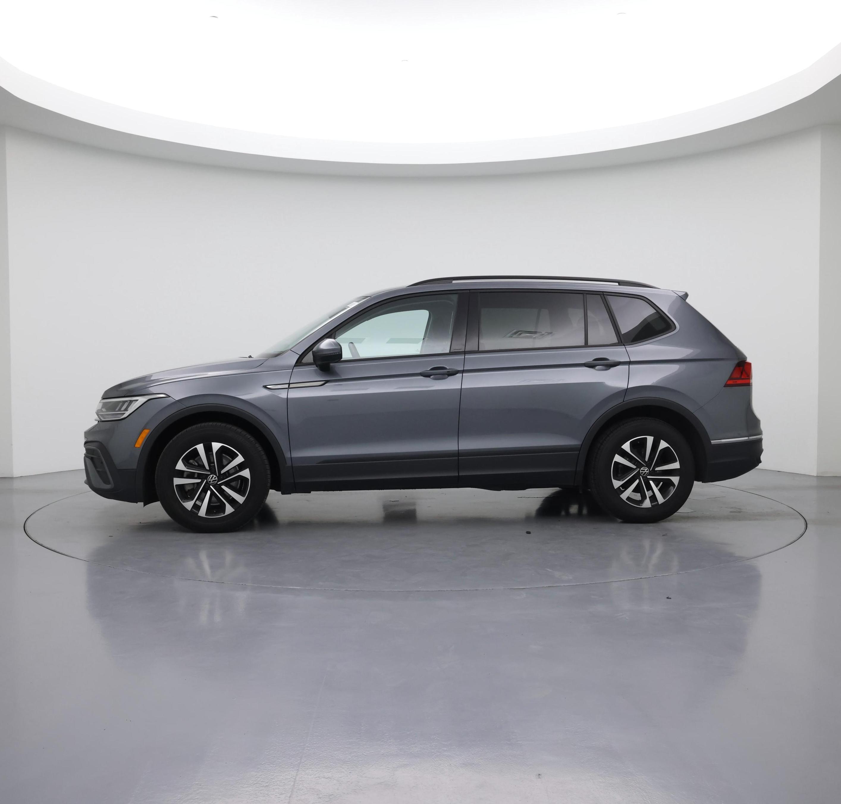 Thumbnail: 2024 Volkswagen Tiguan - 3