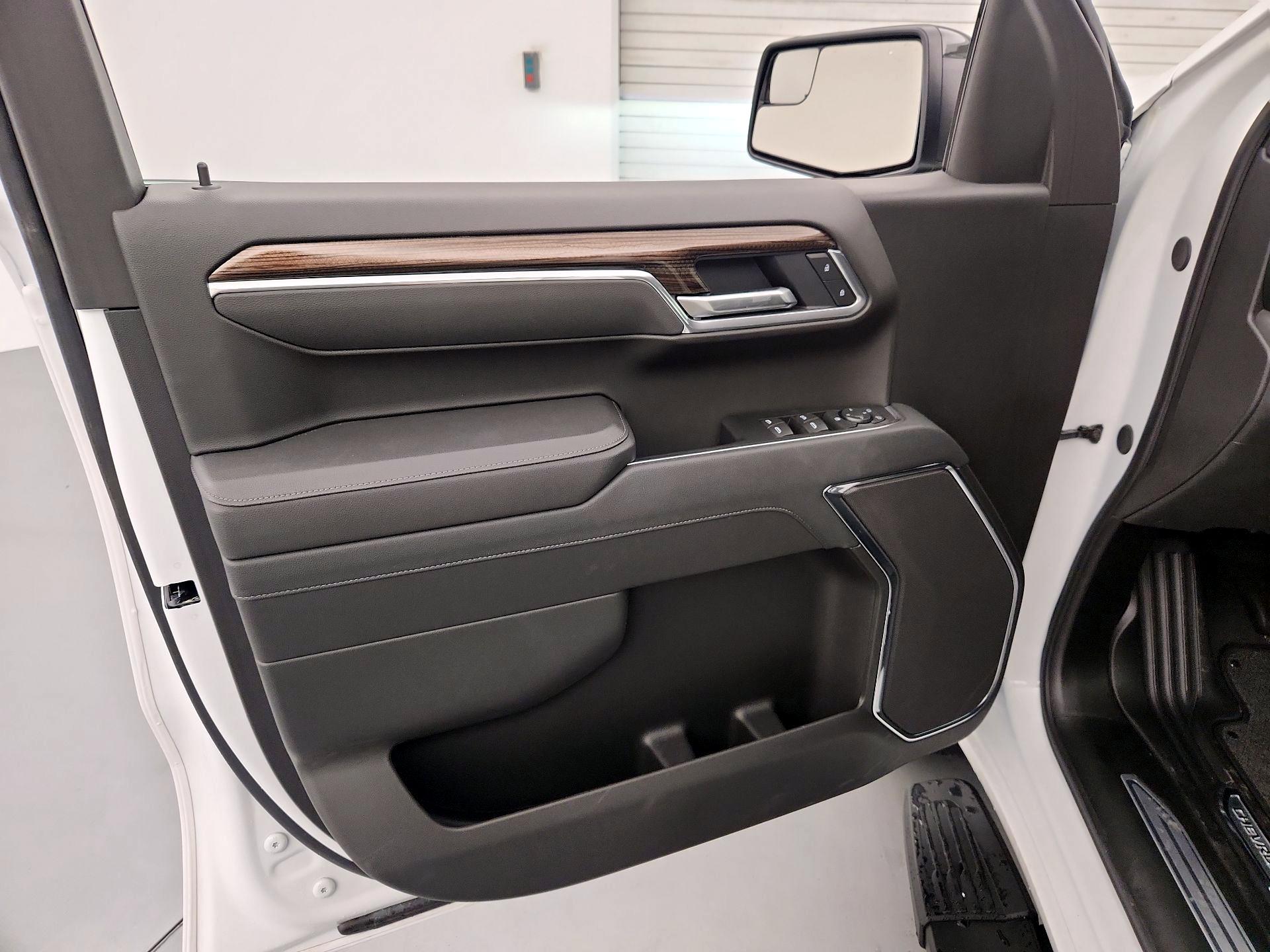 Thumbnail: 2025 Chevrolet Silverado 1500 - 12