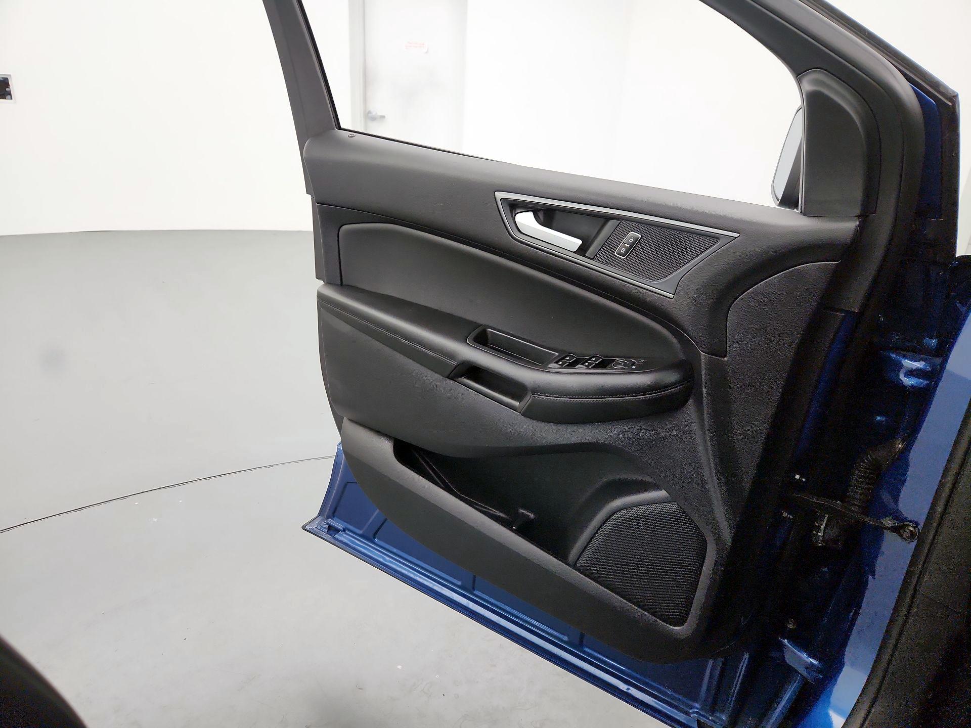 Thumbnail: 2022 Ford Edge - 12