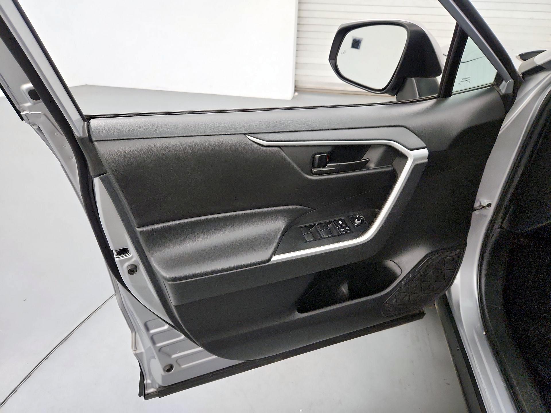 Thumbnail: 2023 Toyota RAV4 - 12