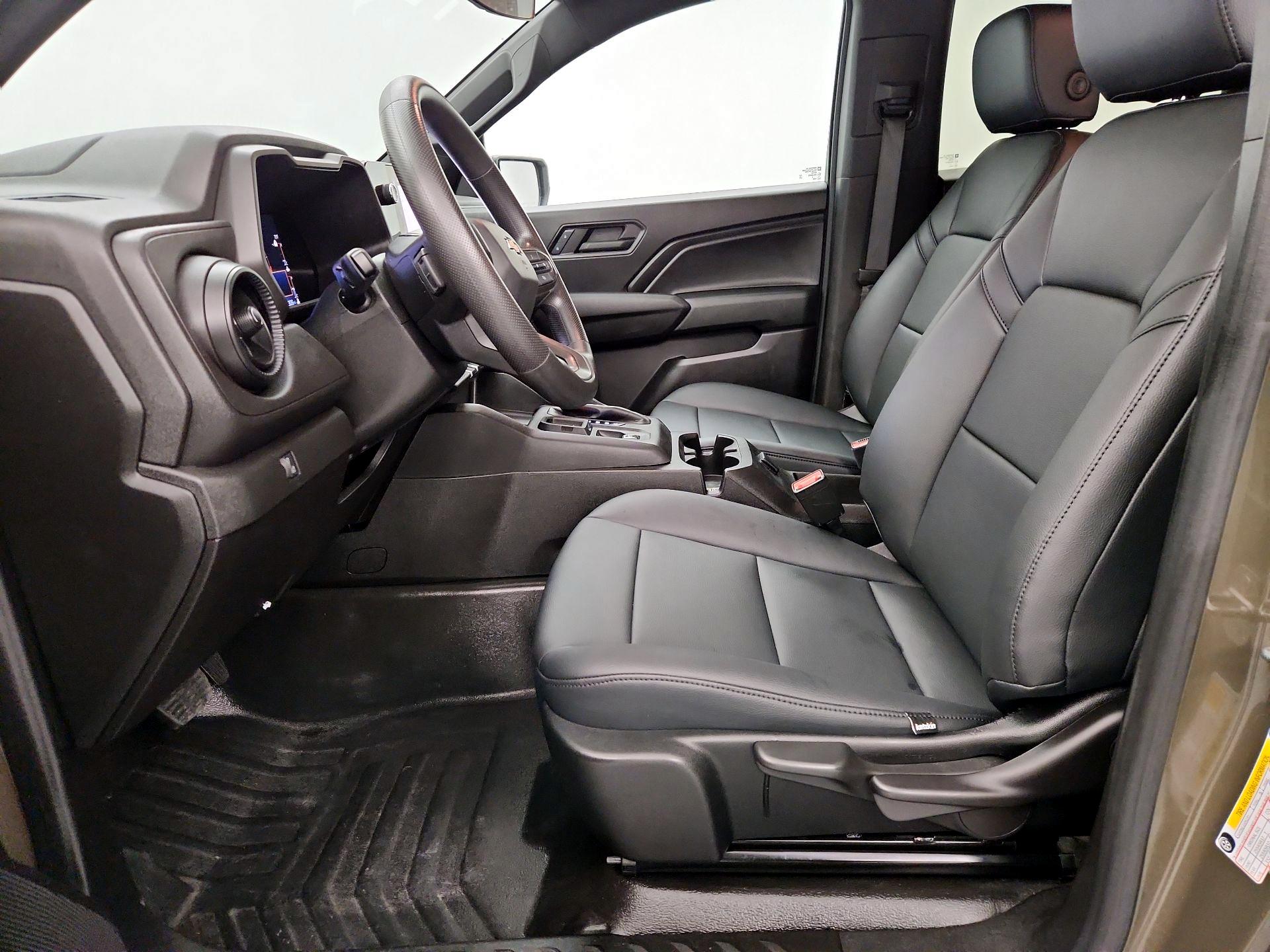 Thumbnail: 2023 Chevrolet Colorado - 11