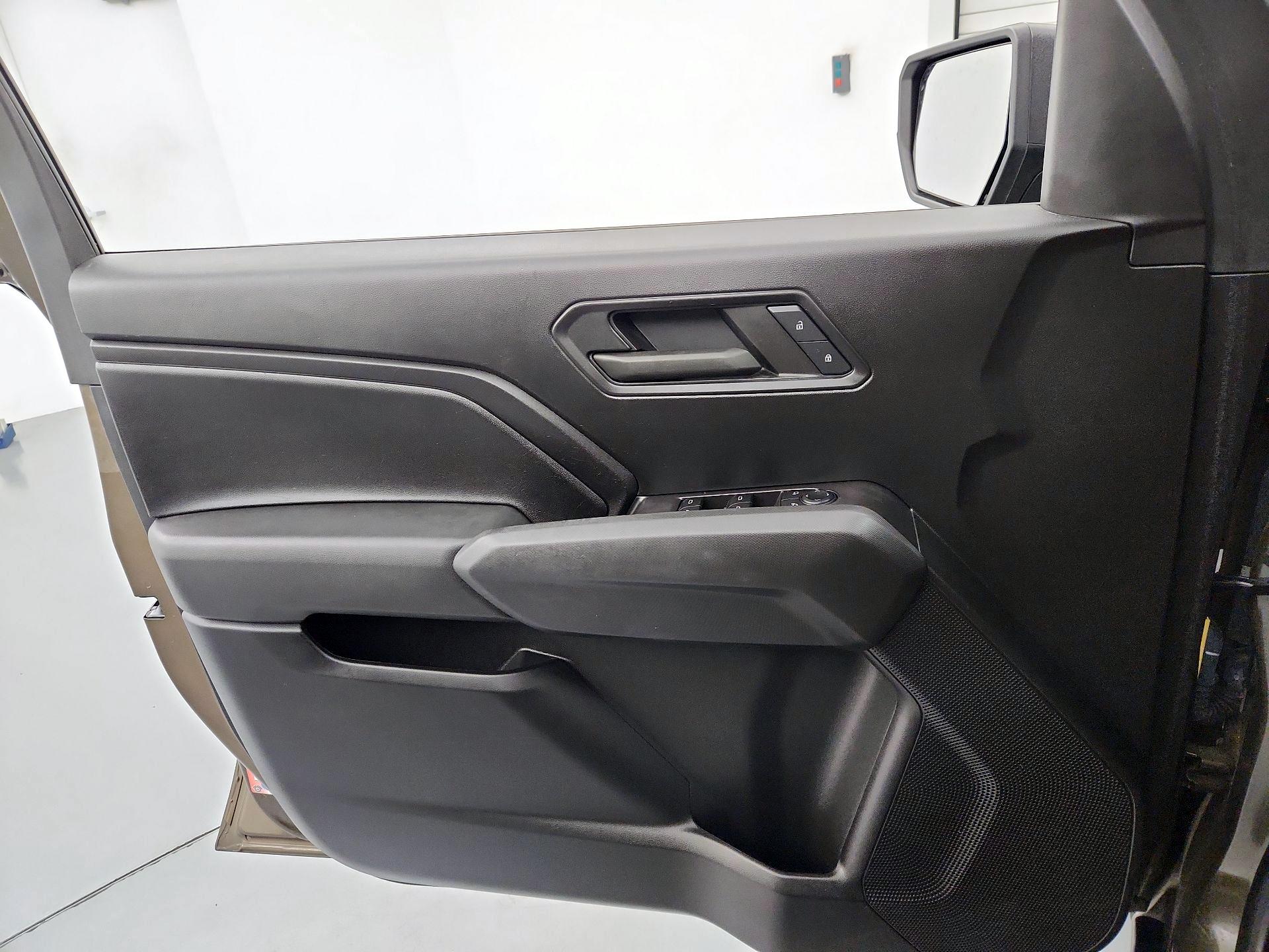 Thumbnail: 2023 Chevrolet Colorado - 12