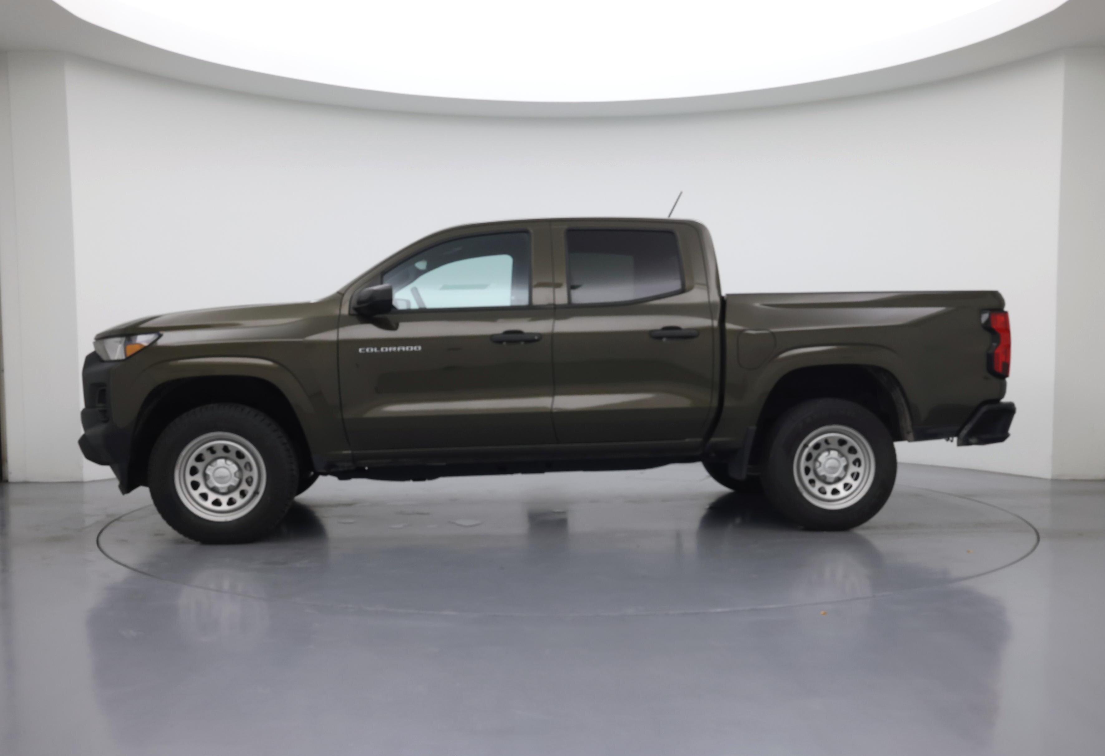Thumbnail: 2023 Chevrolet Colorado - 3