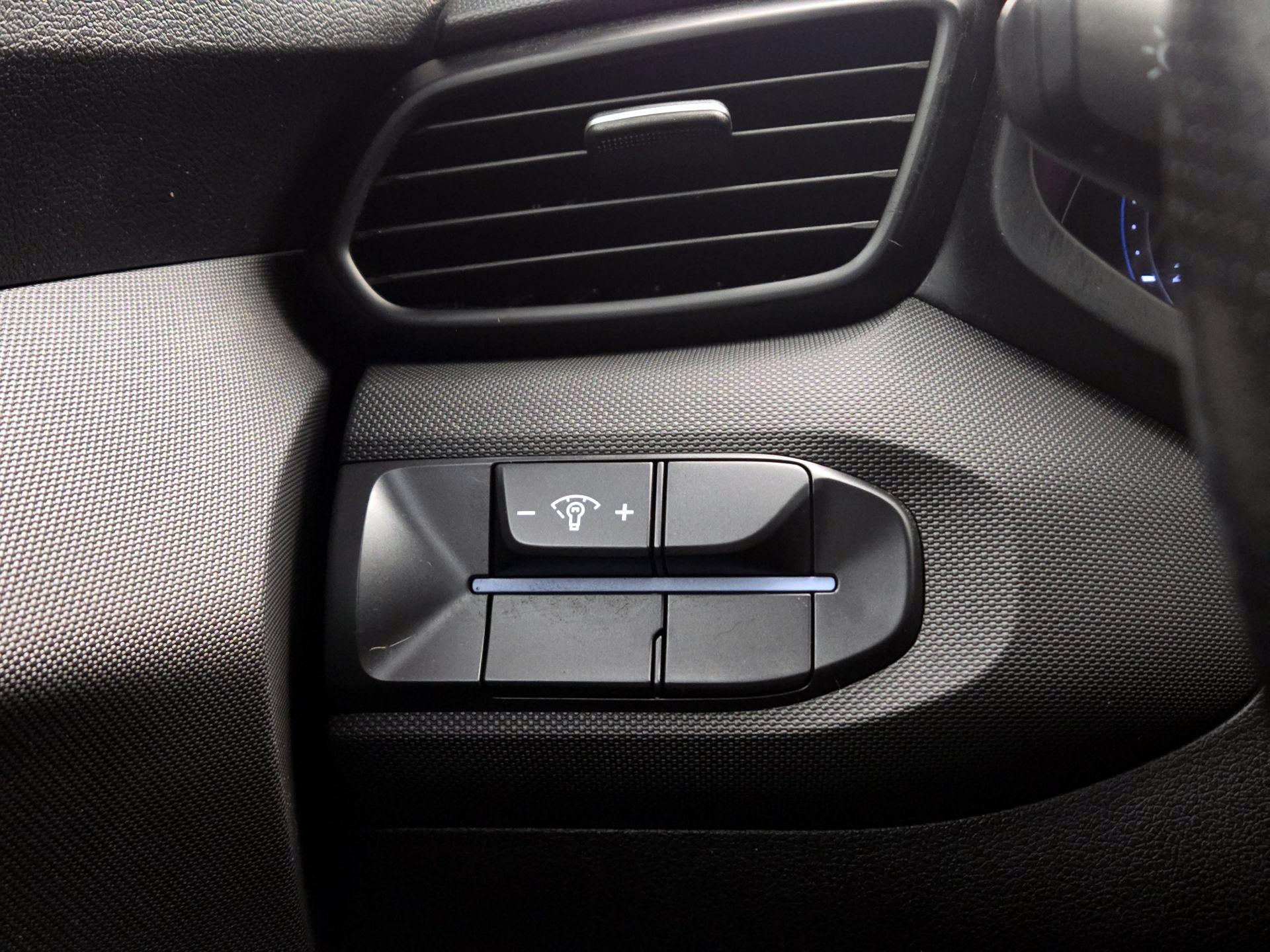 Thumbnail: 2020 Hyundai Veloster - 13