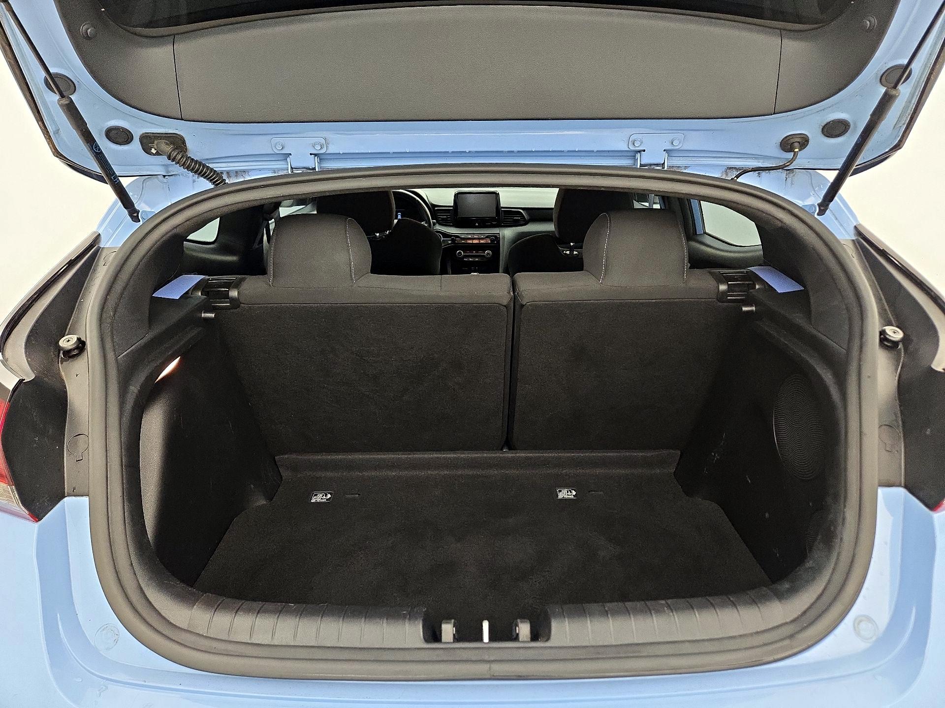 Thumbnail: 2020 Hyundai Veloster - 20