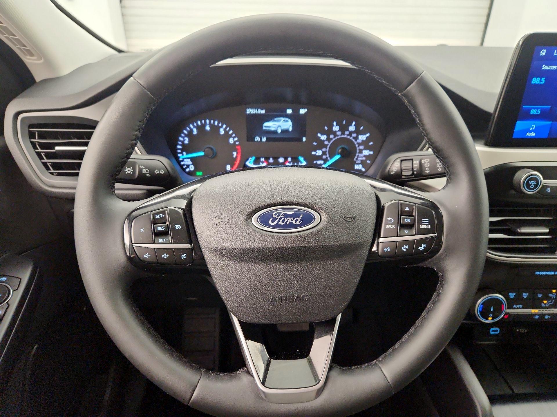 Thumbnail: 2022 Ford Escape - 10