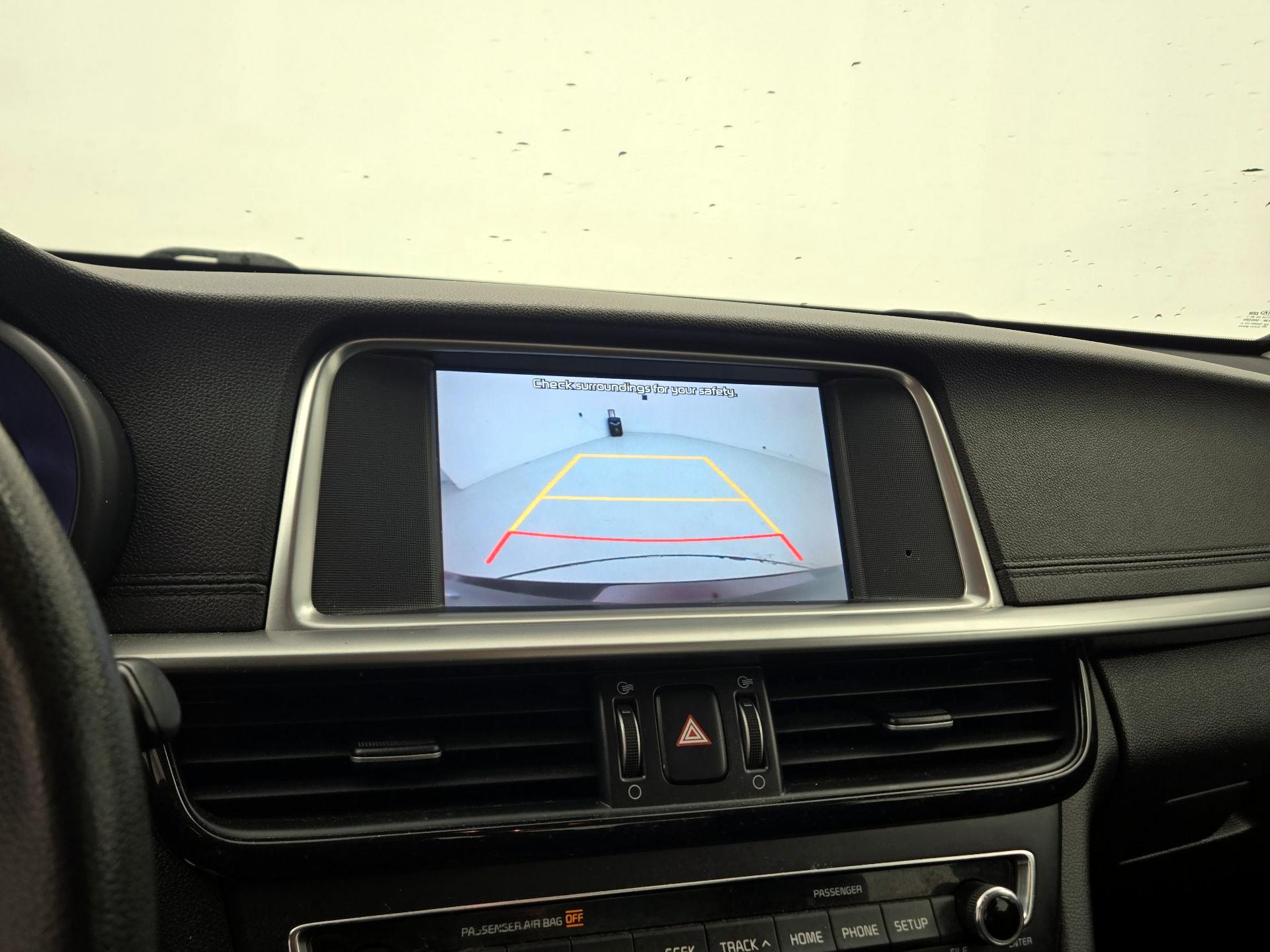 Thumbnail: 2020 Kia Optima - 14