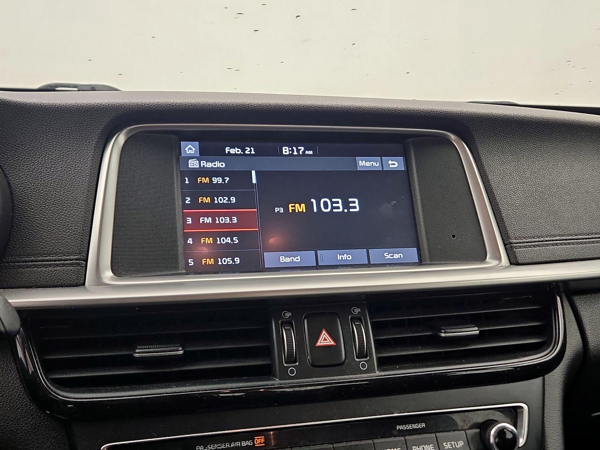 Thumbnail: 2020 Kia Optima - 15