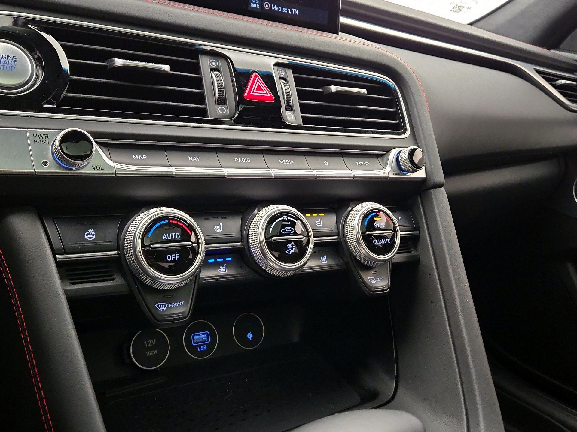 Thumbnail: 2022 Genesis G70 - 17