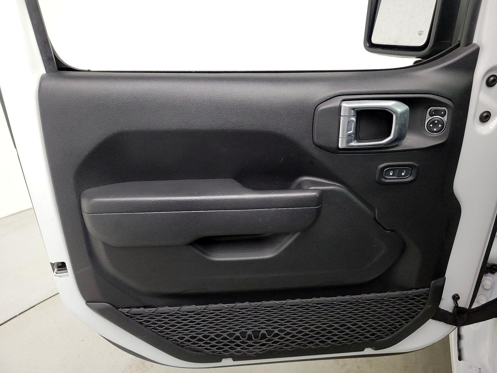 Thumbnail: 2022 Jeep Wrangler - 12