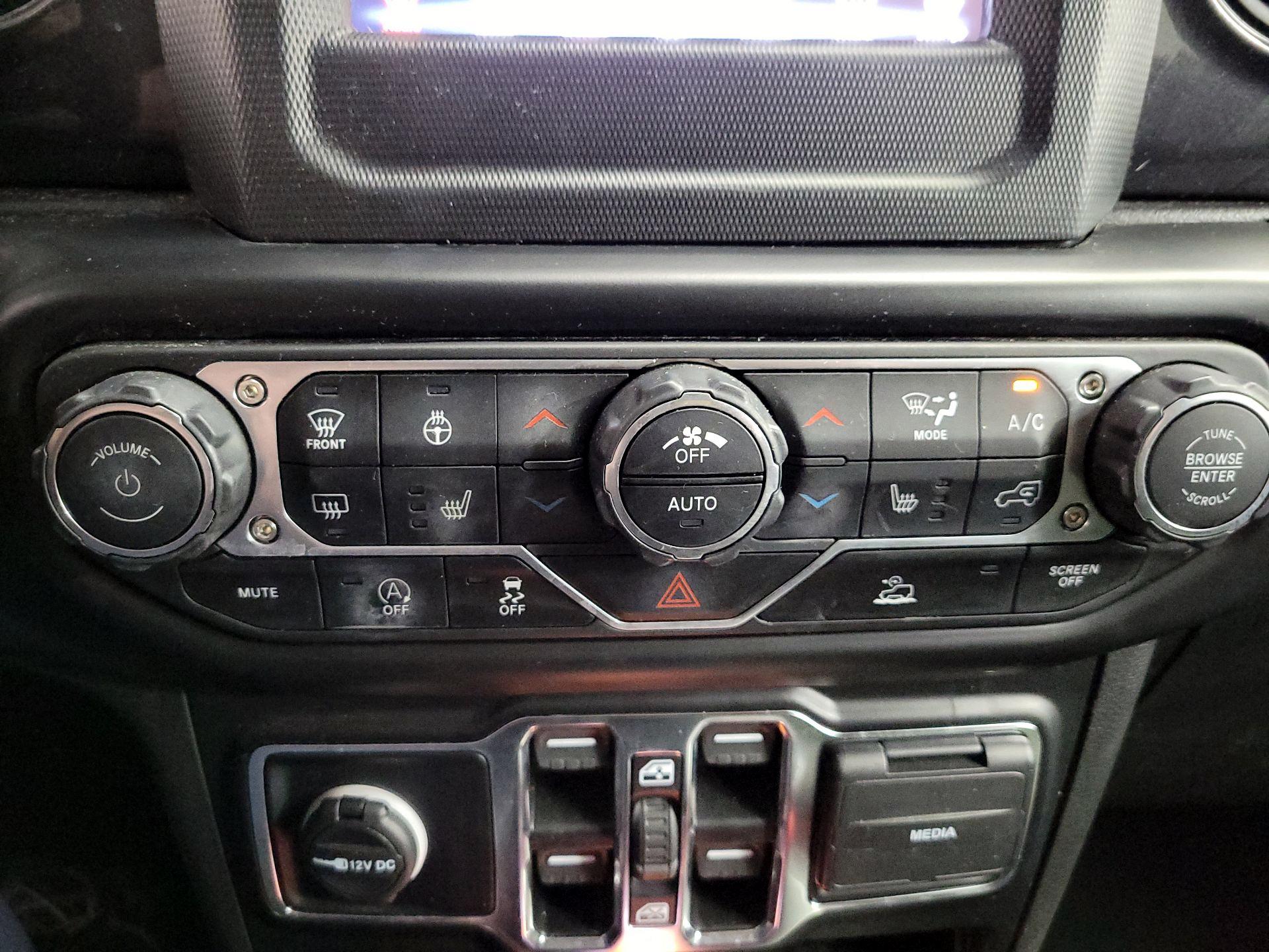 Thumbnail: 2022 Jeep Wrangler - 16