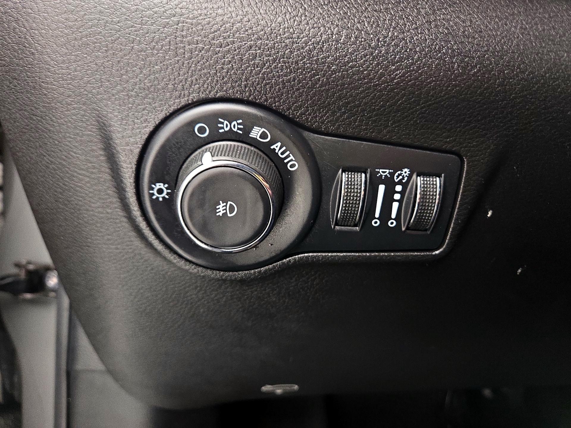 Thumbnail: 2022 Jeep Compass - 13