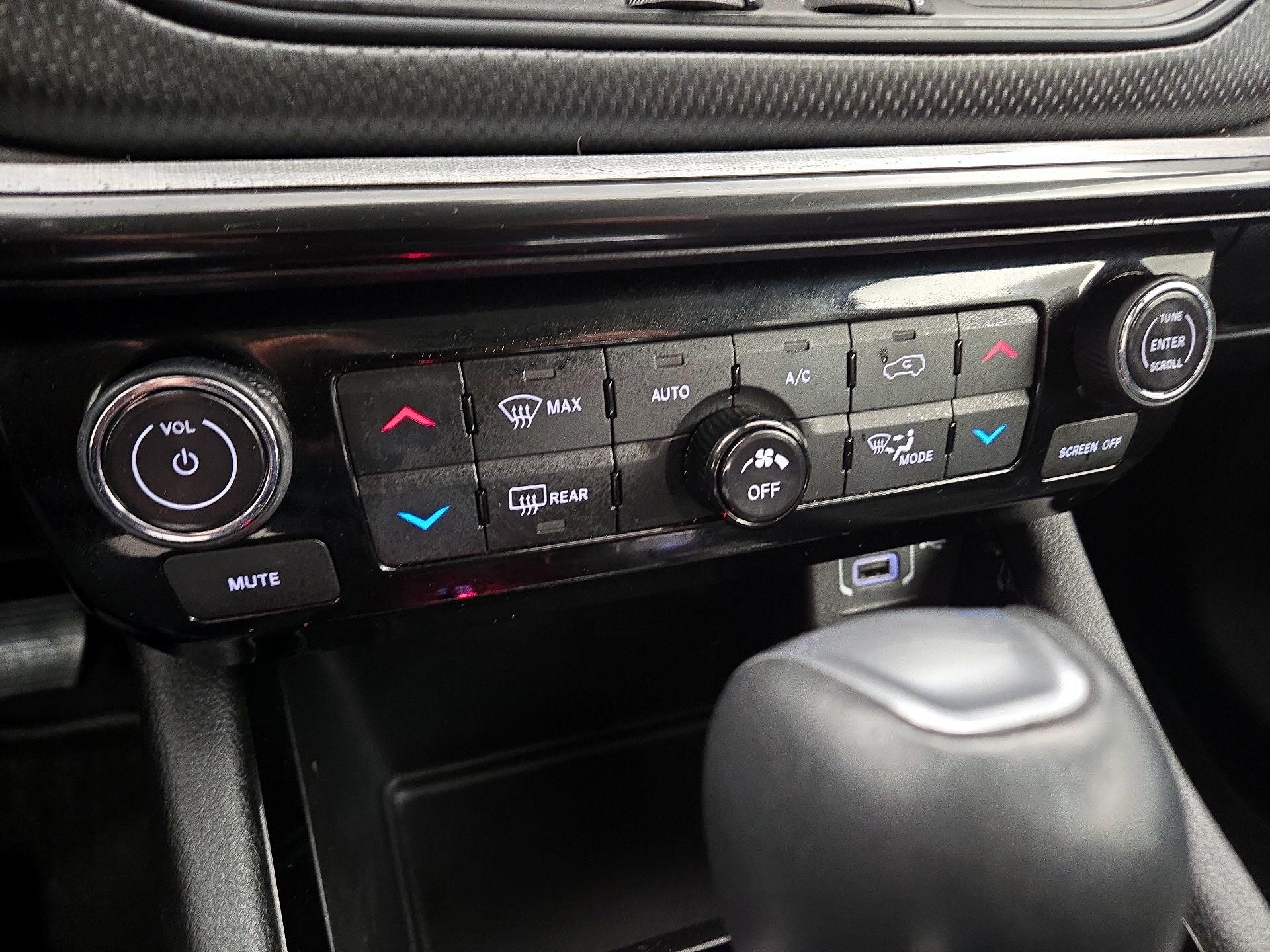 Thumbnail: 2022 Jeep Compass - 16