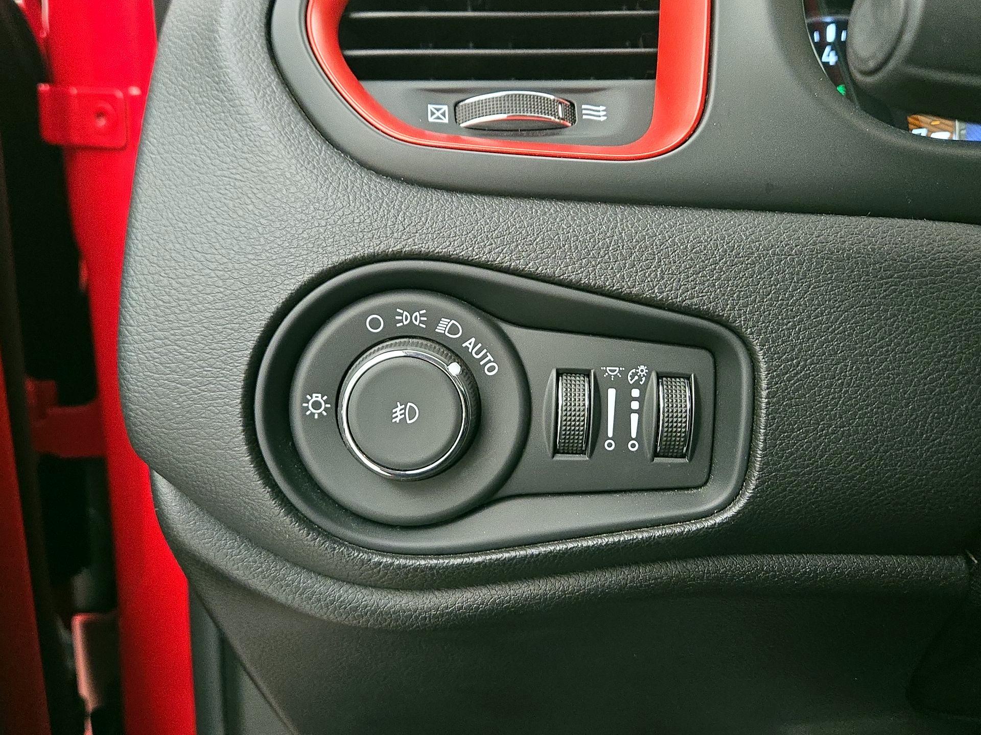 Thumbnail: 2023 Jeep Renegade - 13