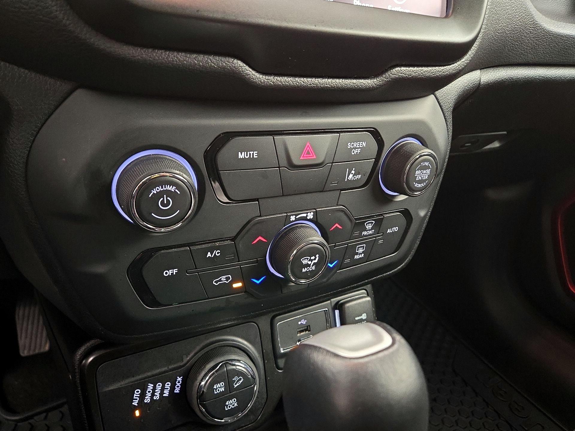 Thumbnail: 2023 Jeep Renegade - 16