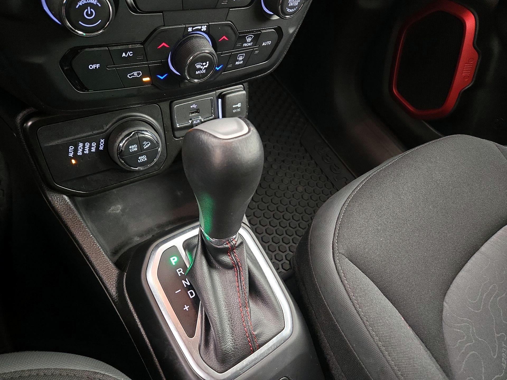 Thumbnail: 2023 Jeep Renegade - 17