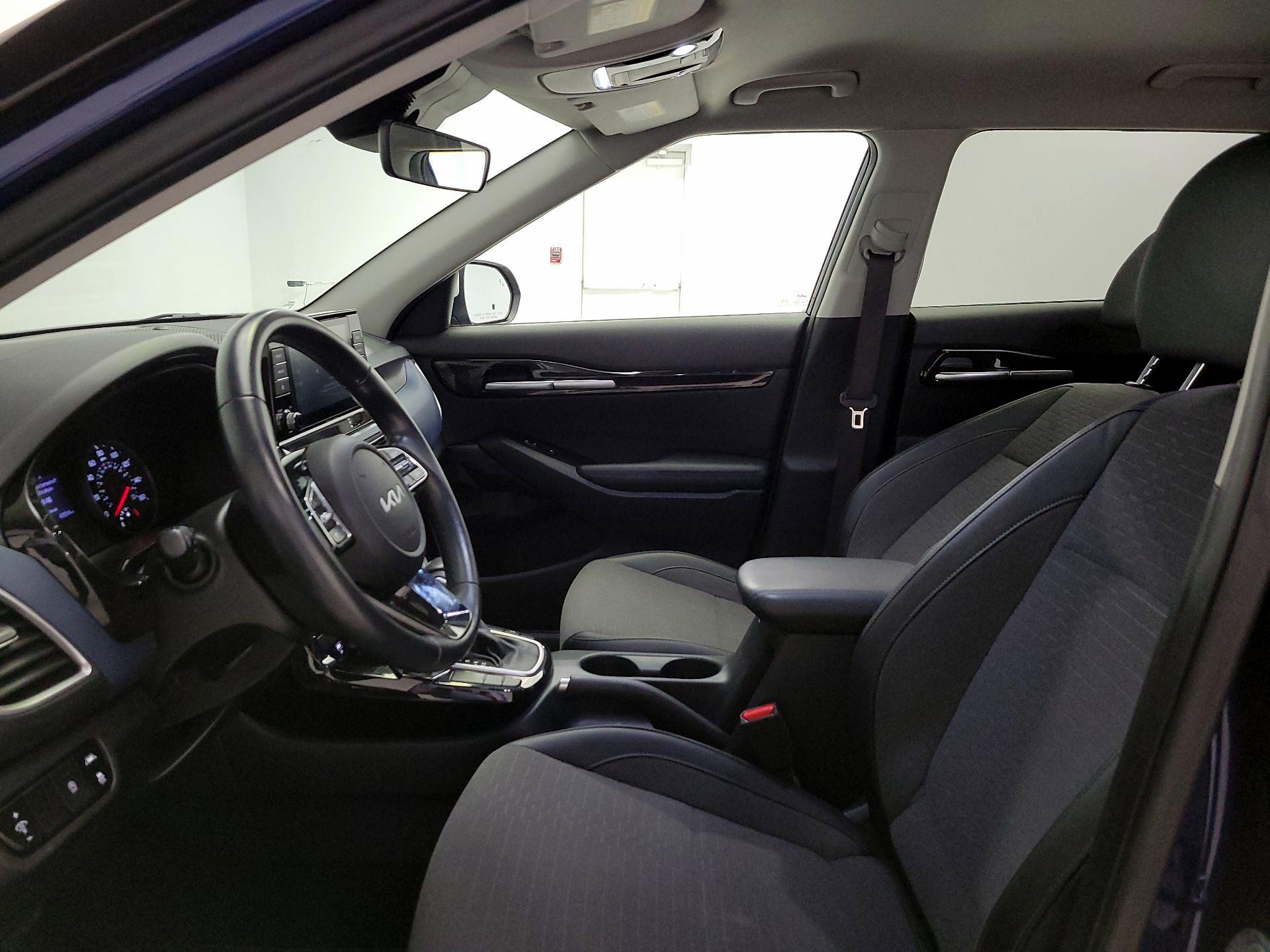 Thumbnail: 2023 Kia Seltos - 11