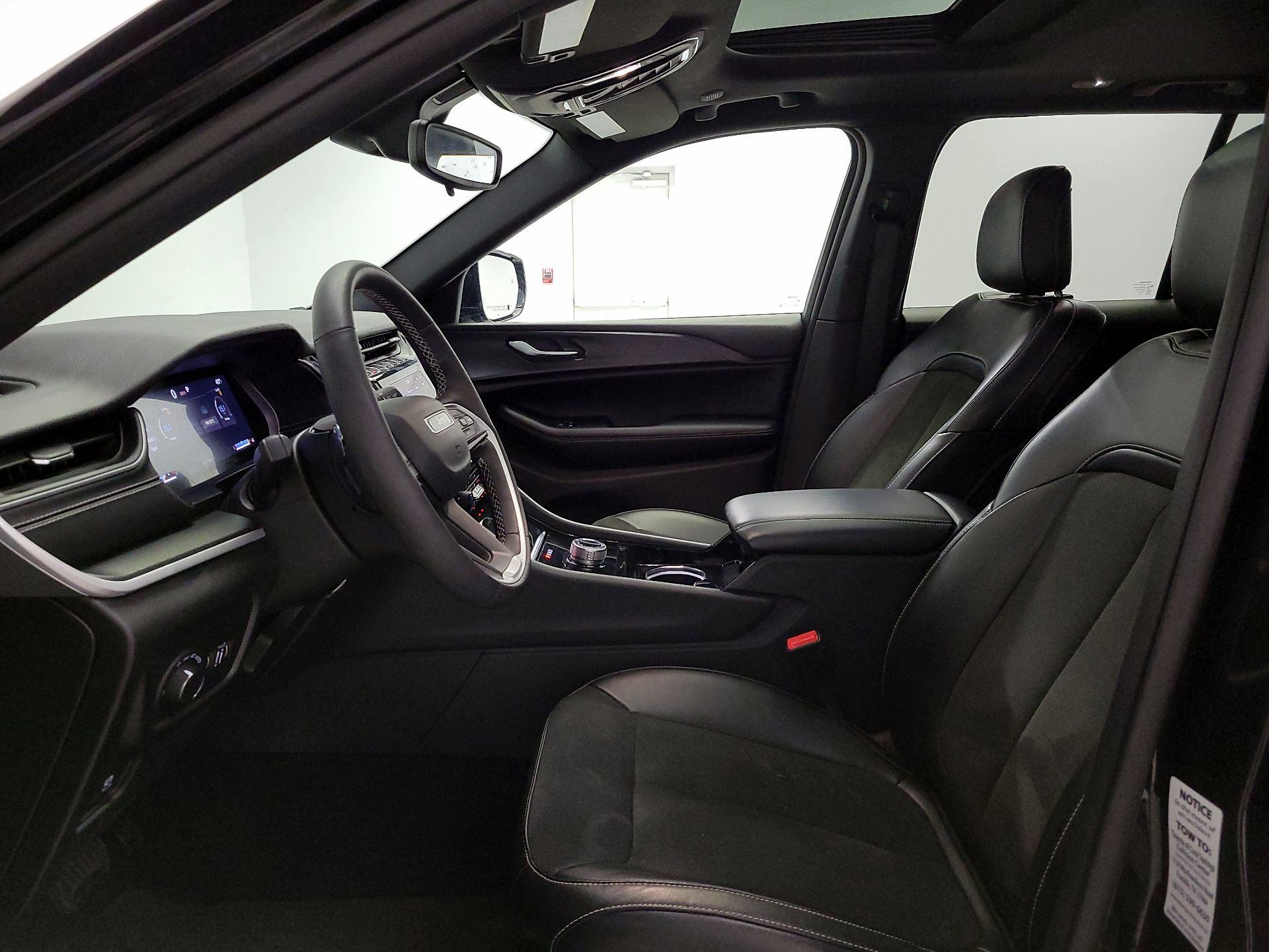 Thumbnail: 2023 Jeep Grand Cherokee - 11
