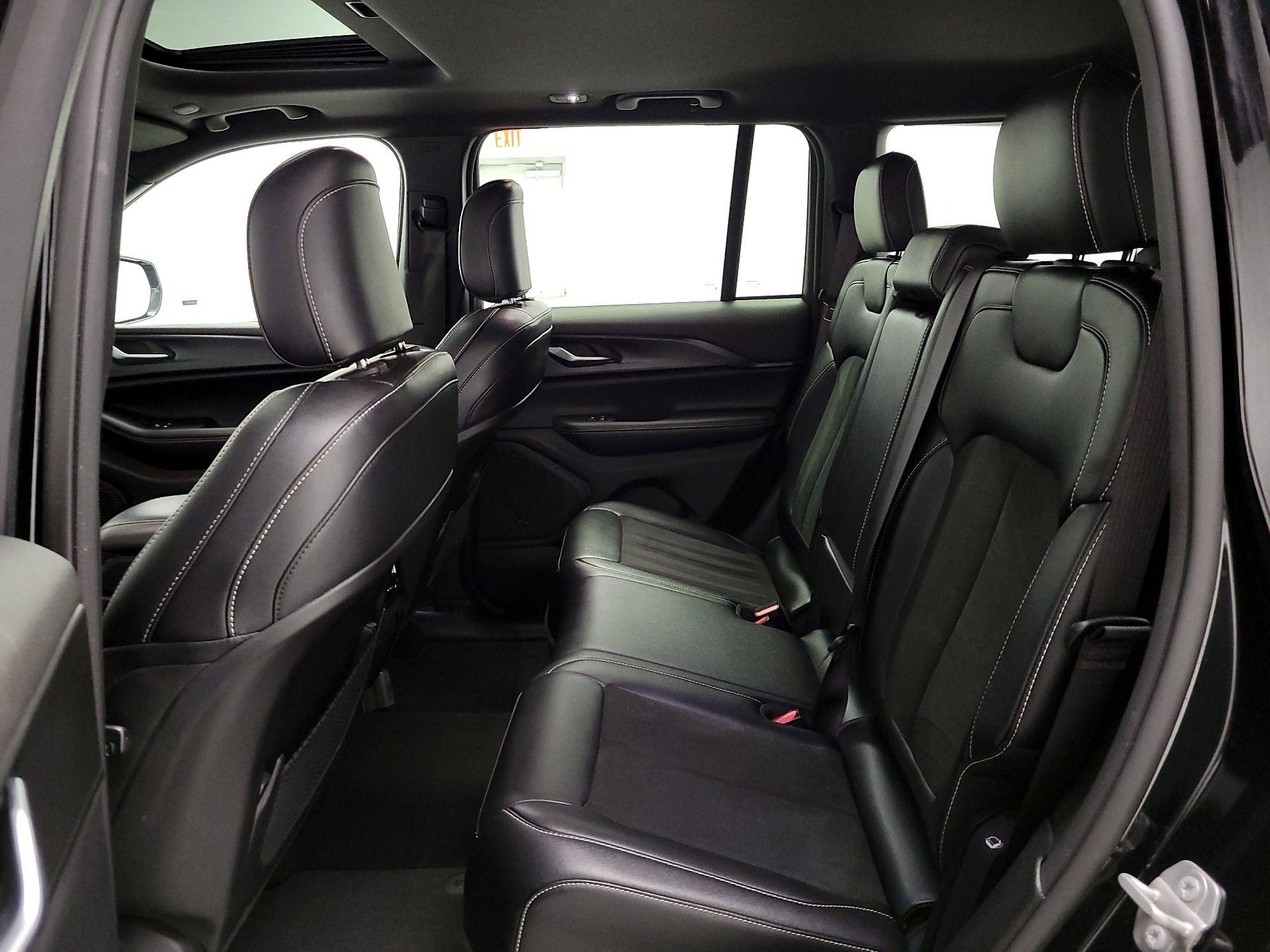 Thumbnail: 2023 Jeep Grand Cherokee - 20