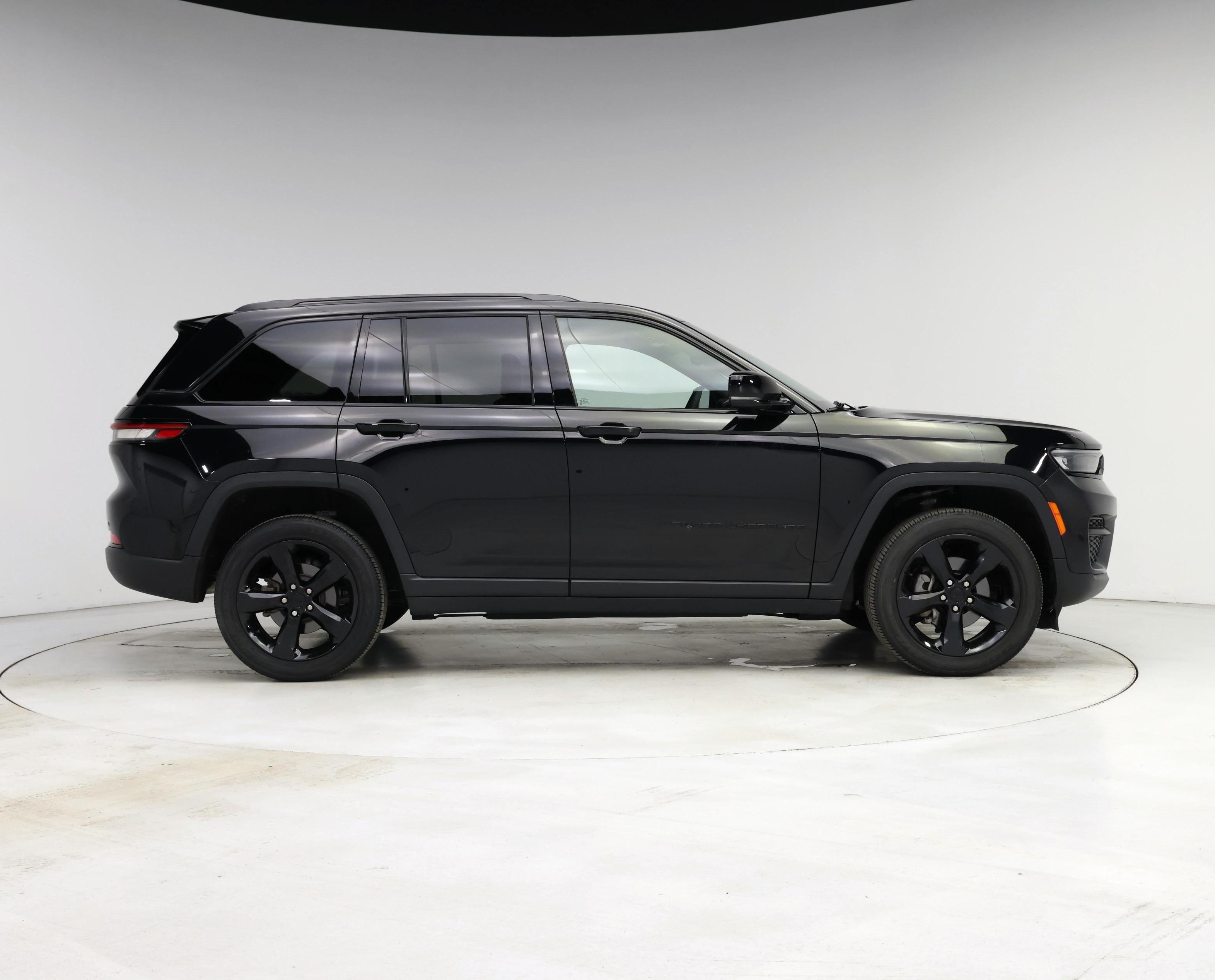 Thumbnail: 2023 Jeep Grand Cherokee - 7