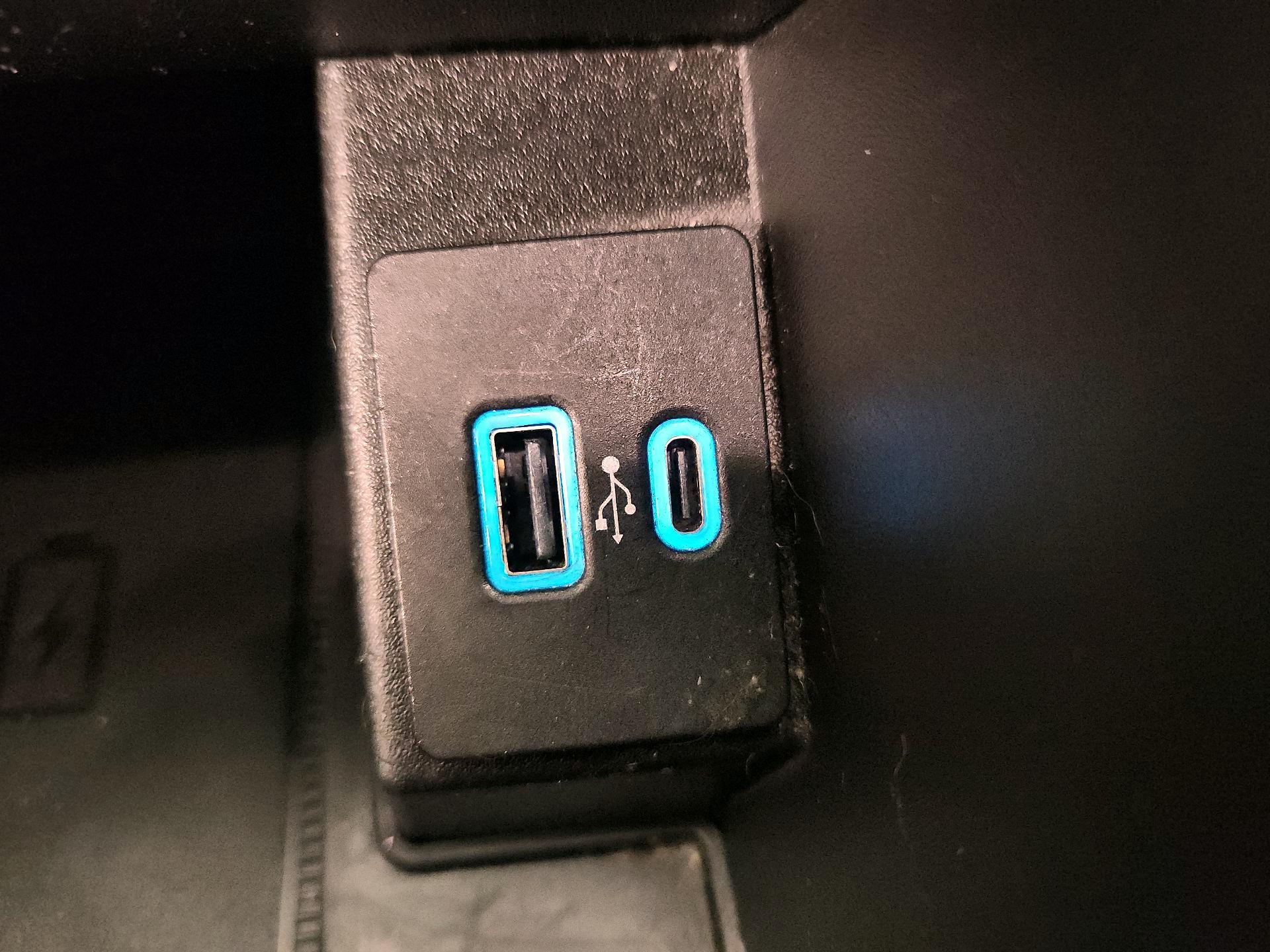 Thumbnail: 2023 Ford Edge - 18