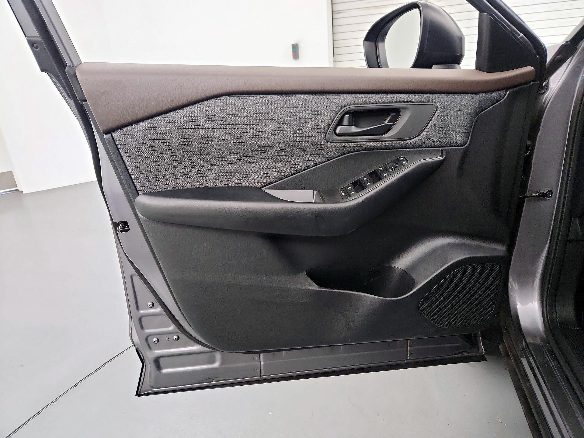 Thumbnail: 2023 Nissan Rogue - 12