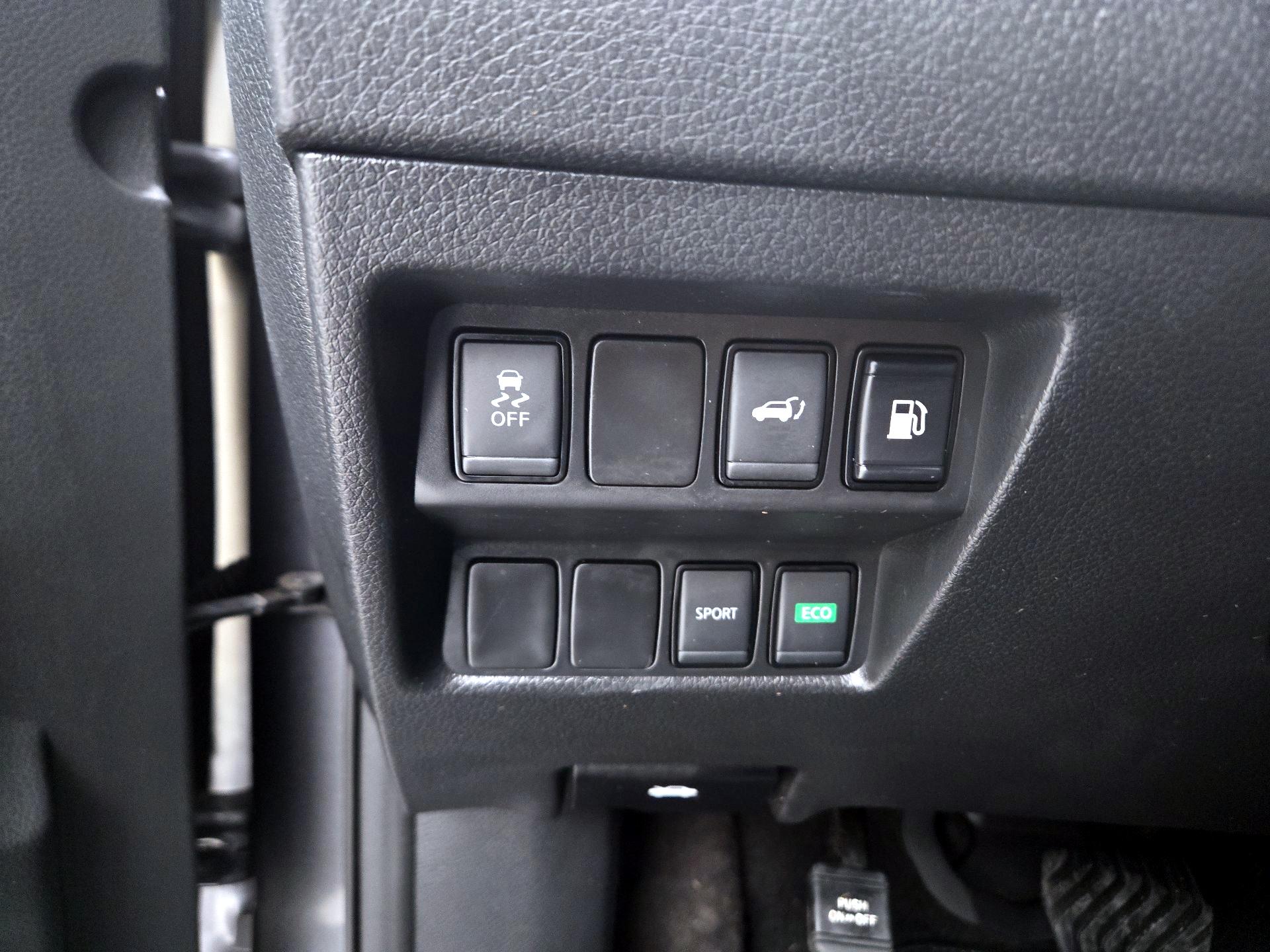 Thumbnail: 2018 Nissan Rogue - 13