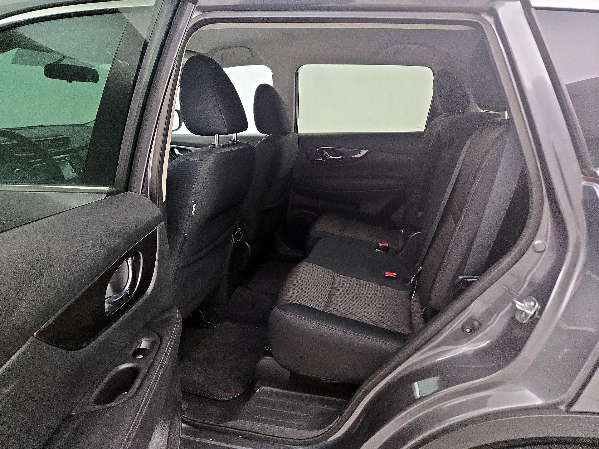 Thumbnail: 2018 Nissan Rogue - 19