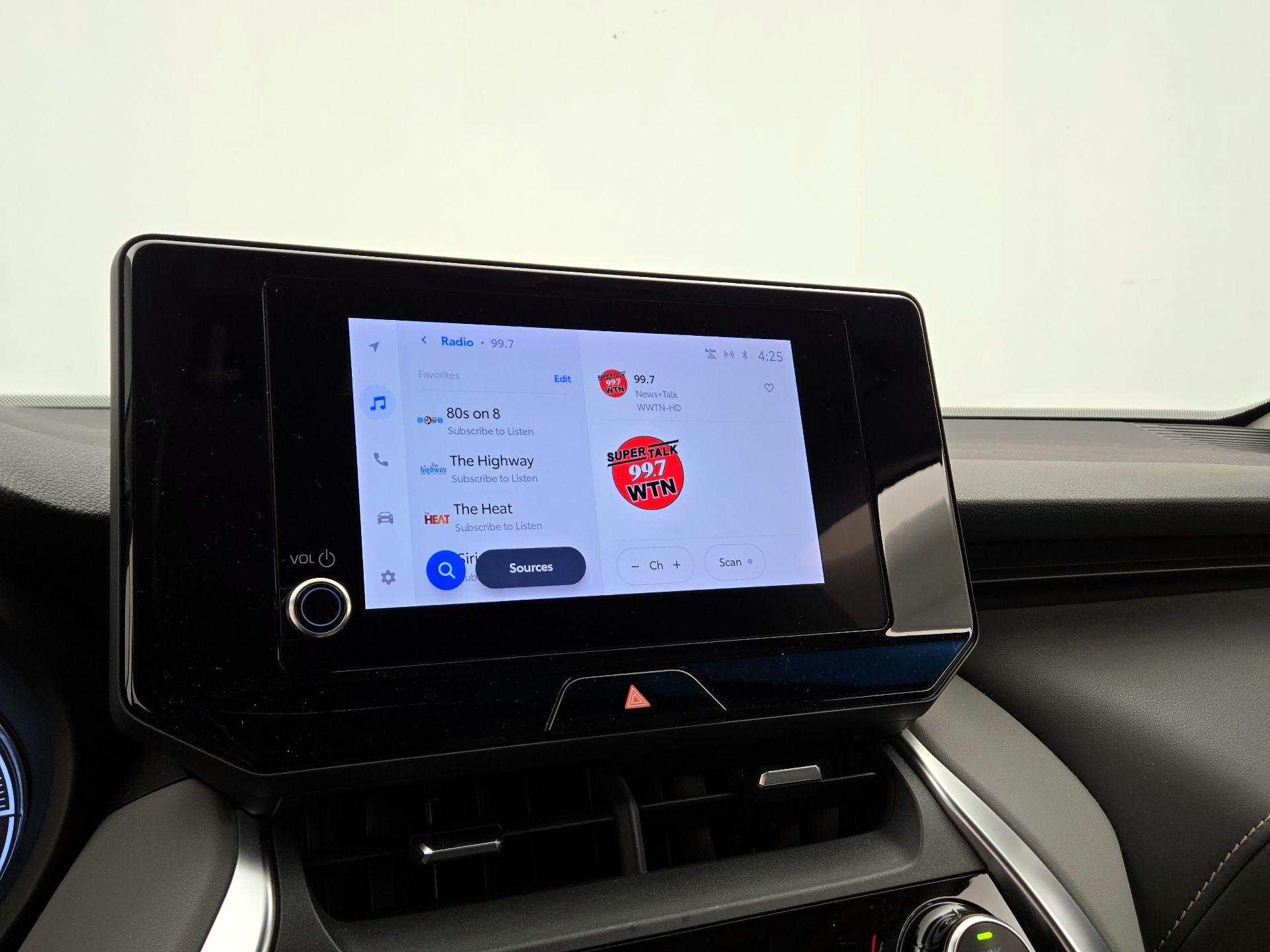 Thumbnail: 2023 Toyota Venza - 15