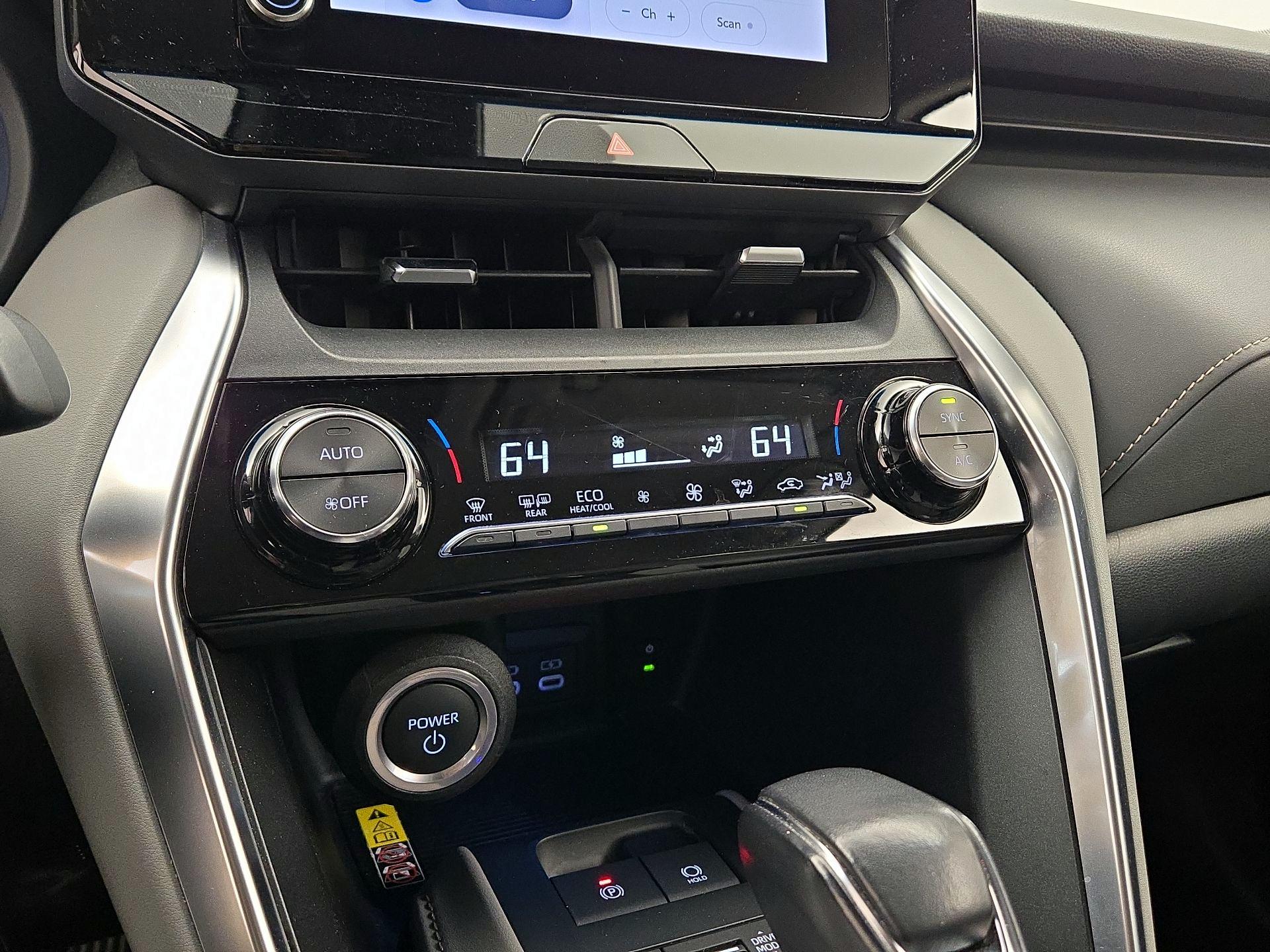 Thumbnail: 2023 Toyota Venza - 16