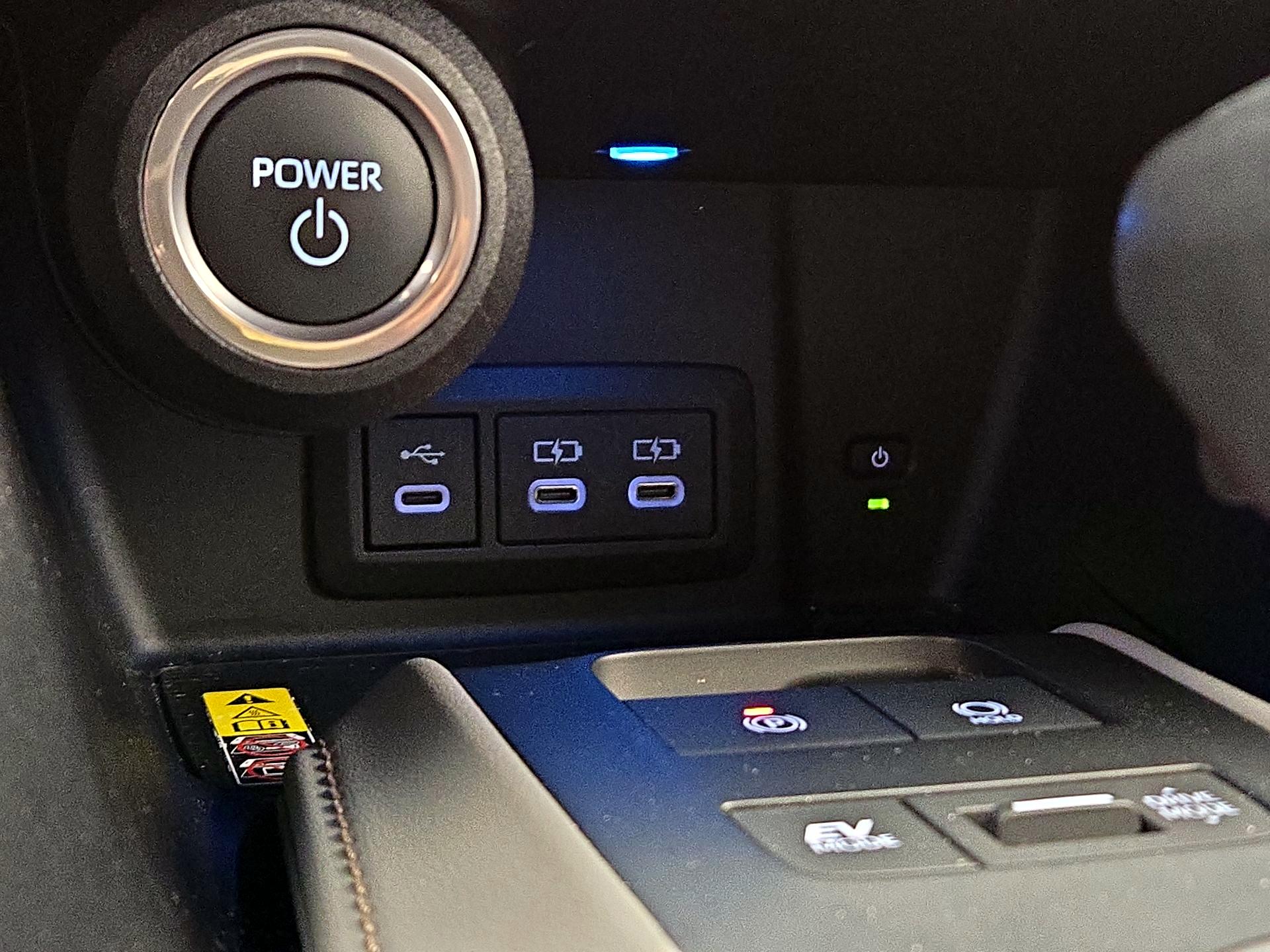 Thumbnail: 2023 Toyota Venza - 18