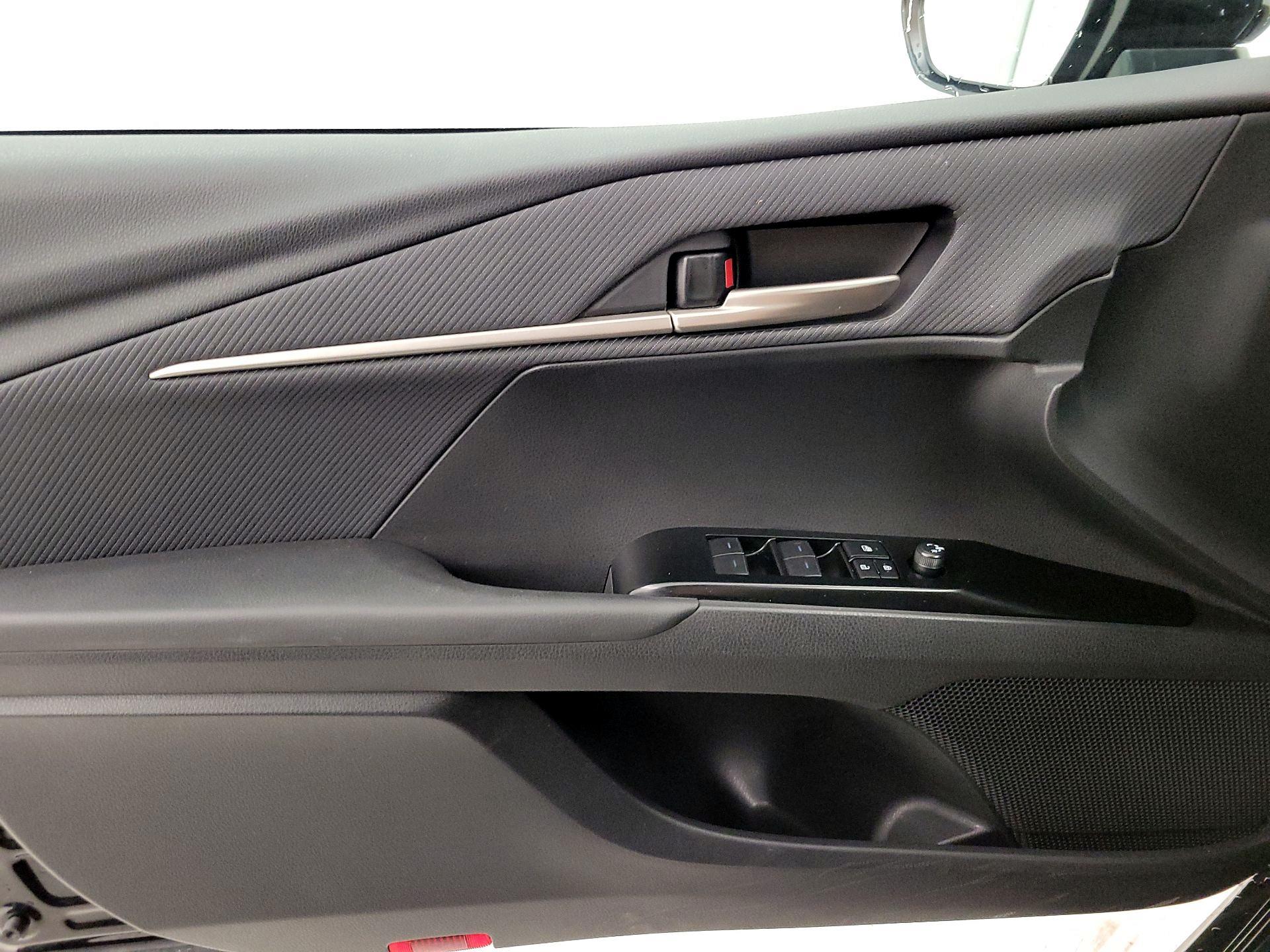 Thumbnail: 2025 Toyota Camry - 12