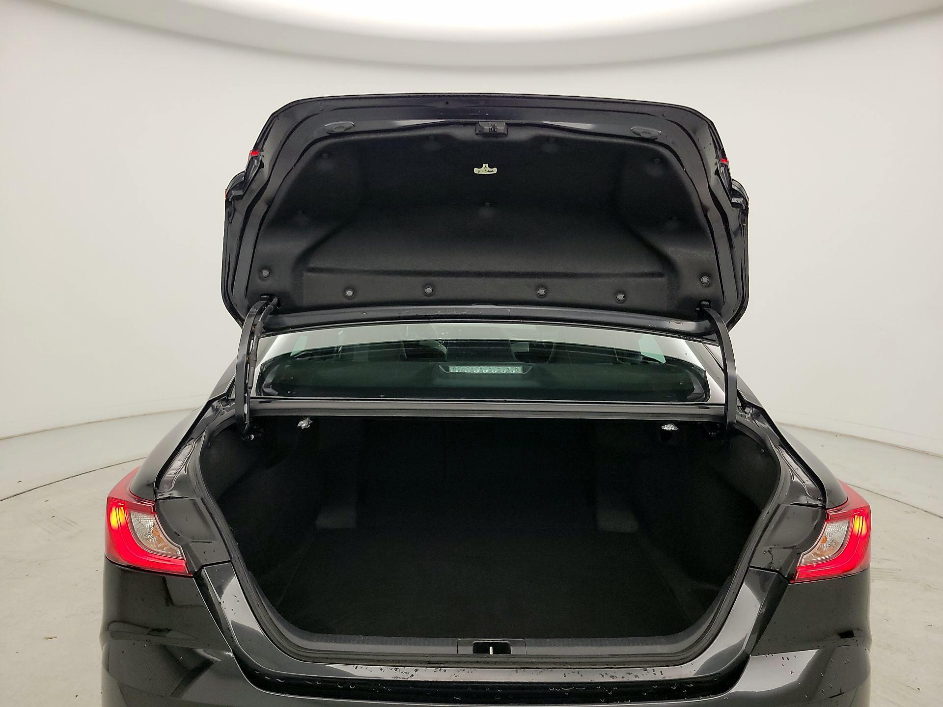 Thumbnail: 2025 Toyota Camry - 20