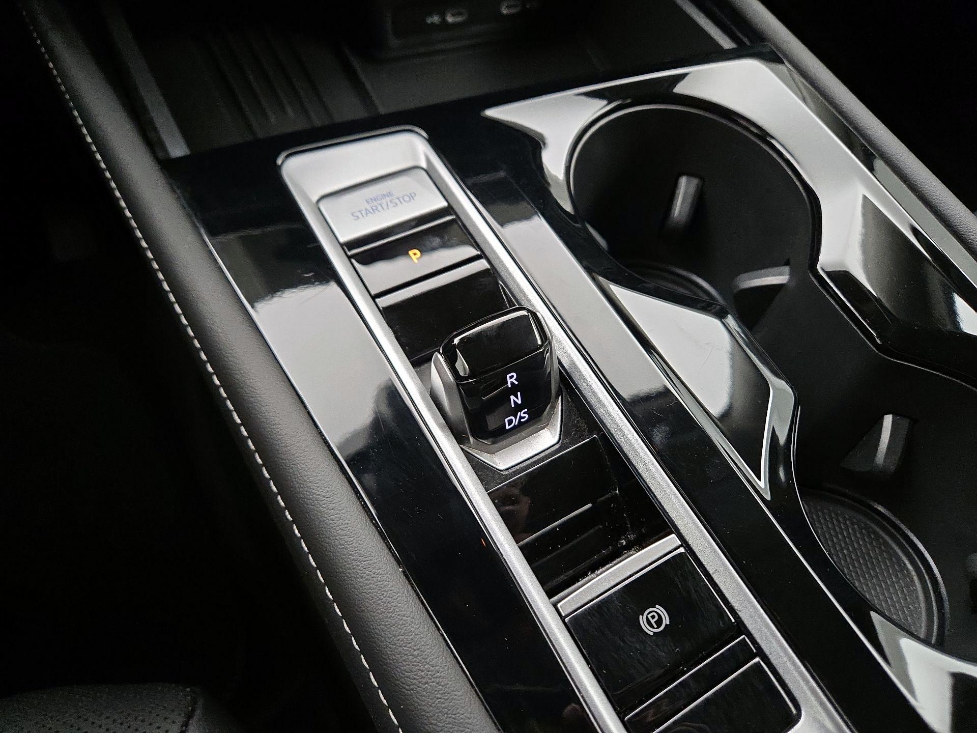 Thumbnail: 2025 Volkswagen Atlas - 17