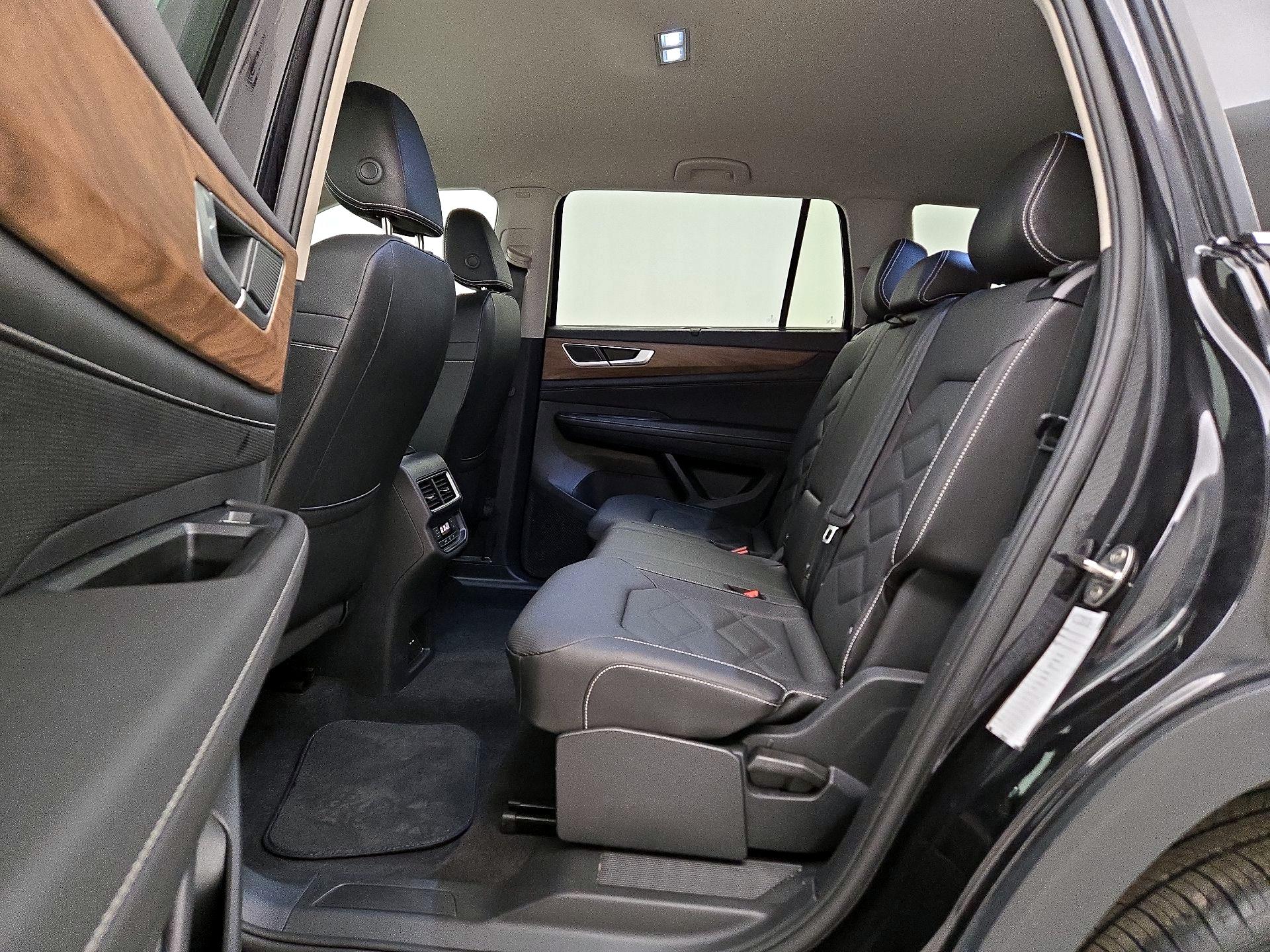 Thumbnail: 2025 Volkswagen Atlas - 19