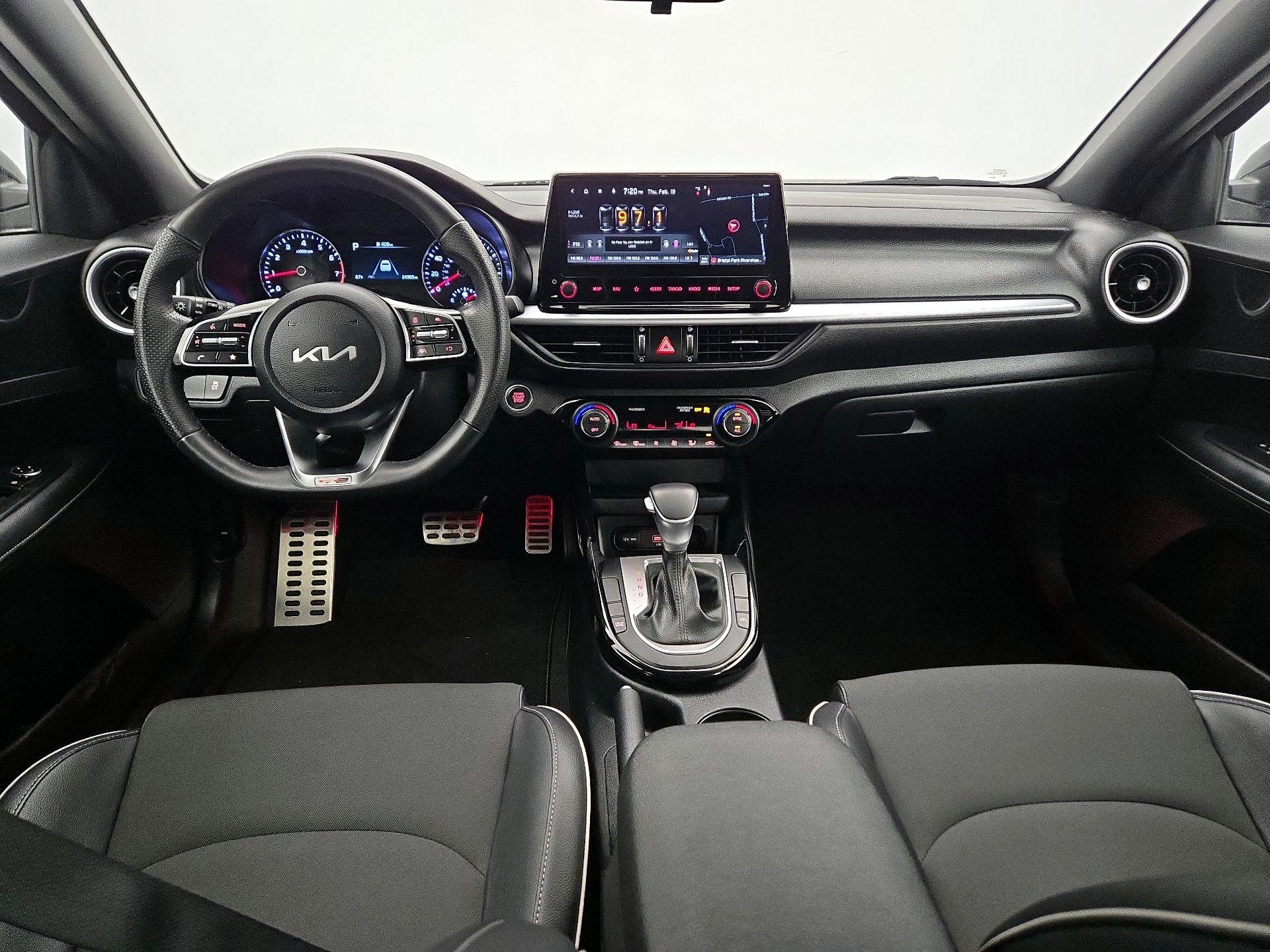 Thumbnail: 2022 Kia Forte - 9