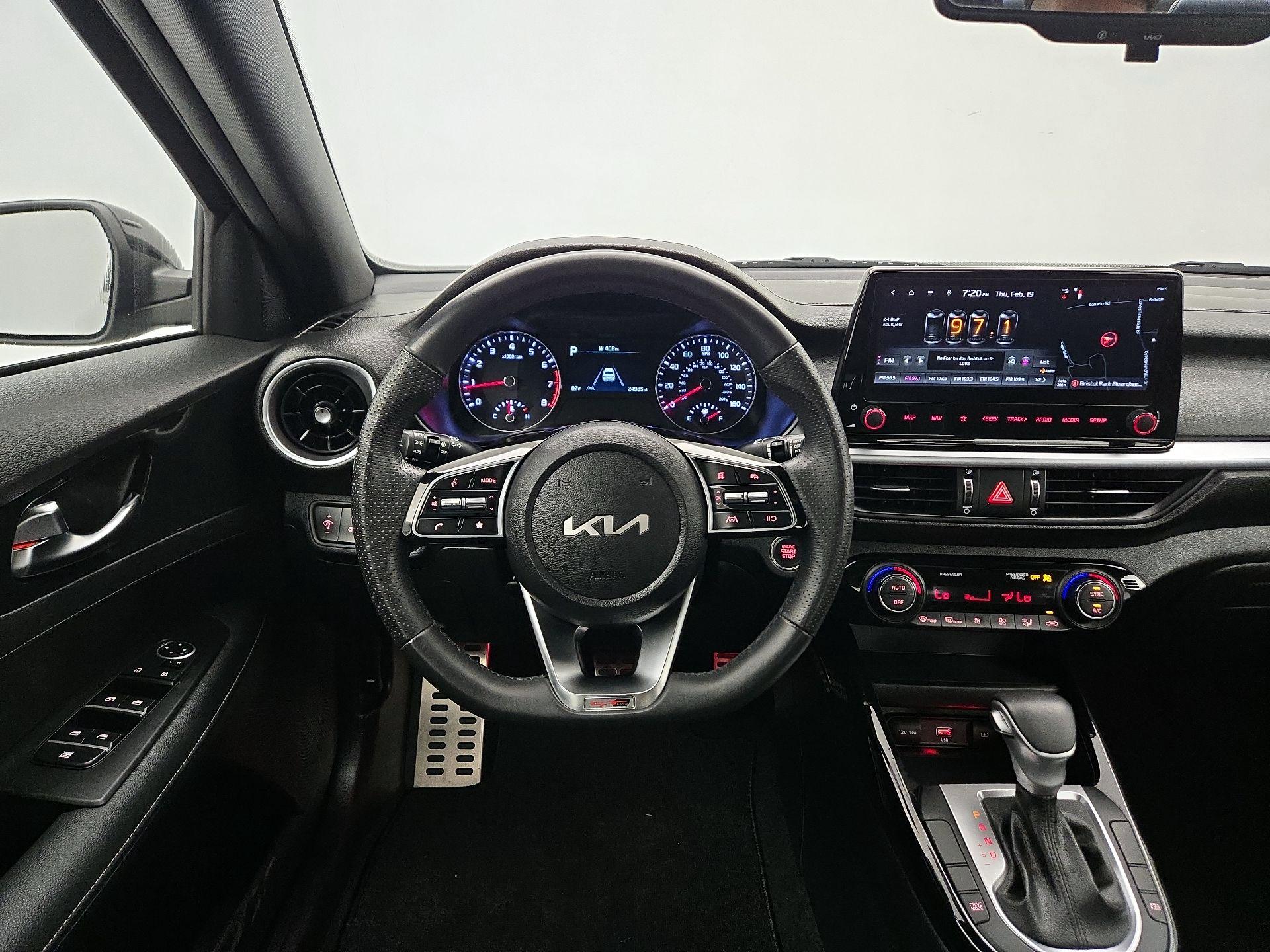 Thumbnail: 2022 Kia Forte - 10