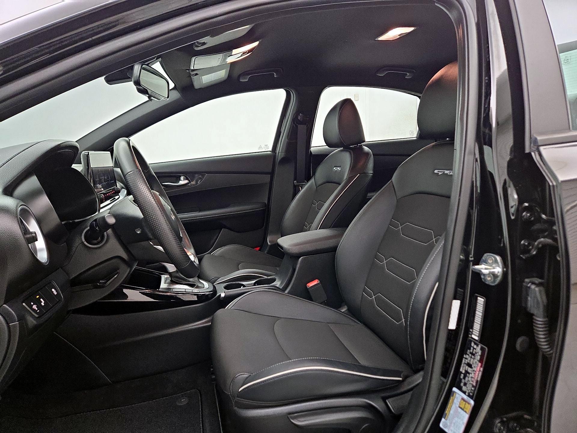 Thumbnail: 2022 Kia Forte - 11