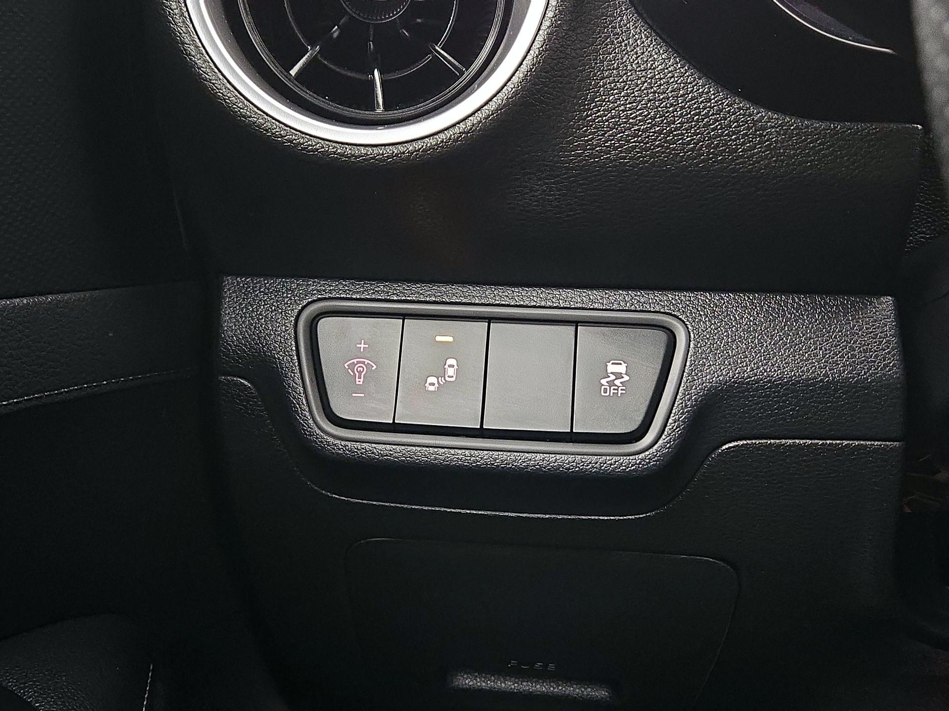 Thumbnail: 2022 Kia Forte - 13