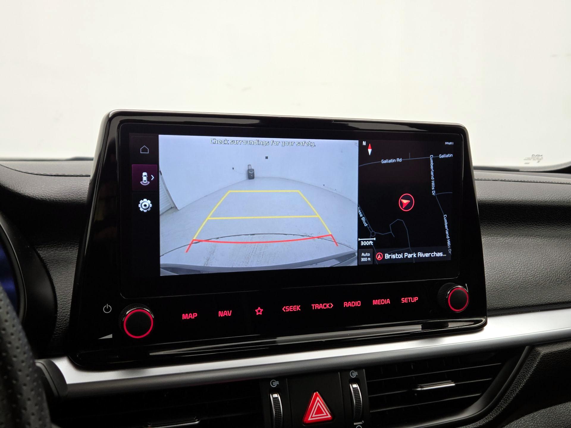 Thumbnail: 2022 Kia Forte - 15