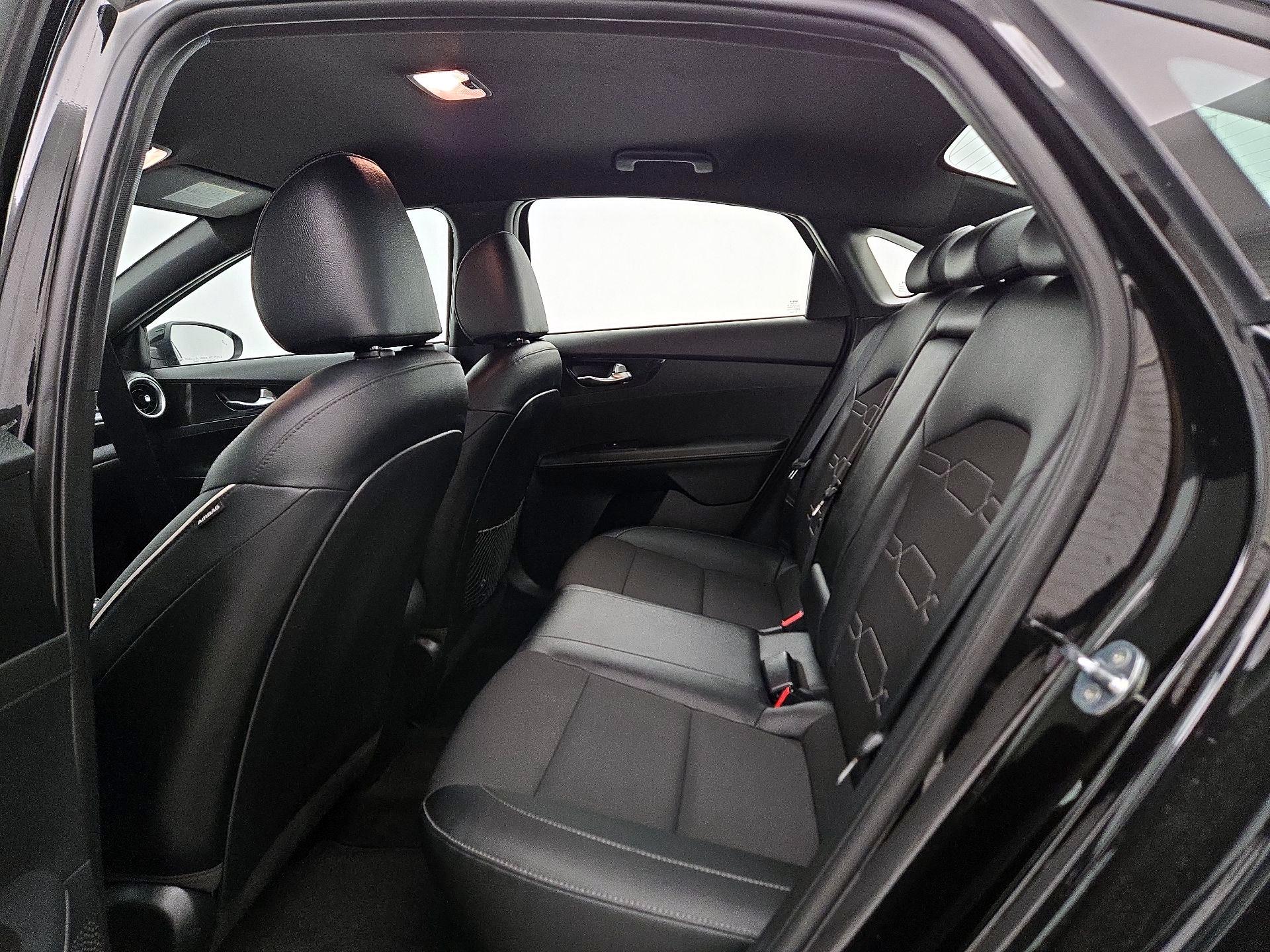 Thumbnail: 2022 Kia Forte - 20