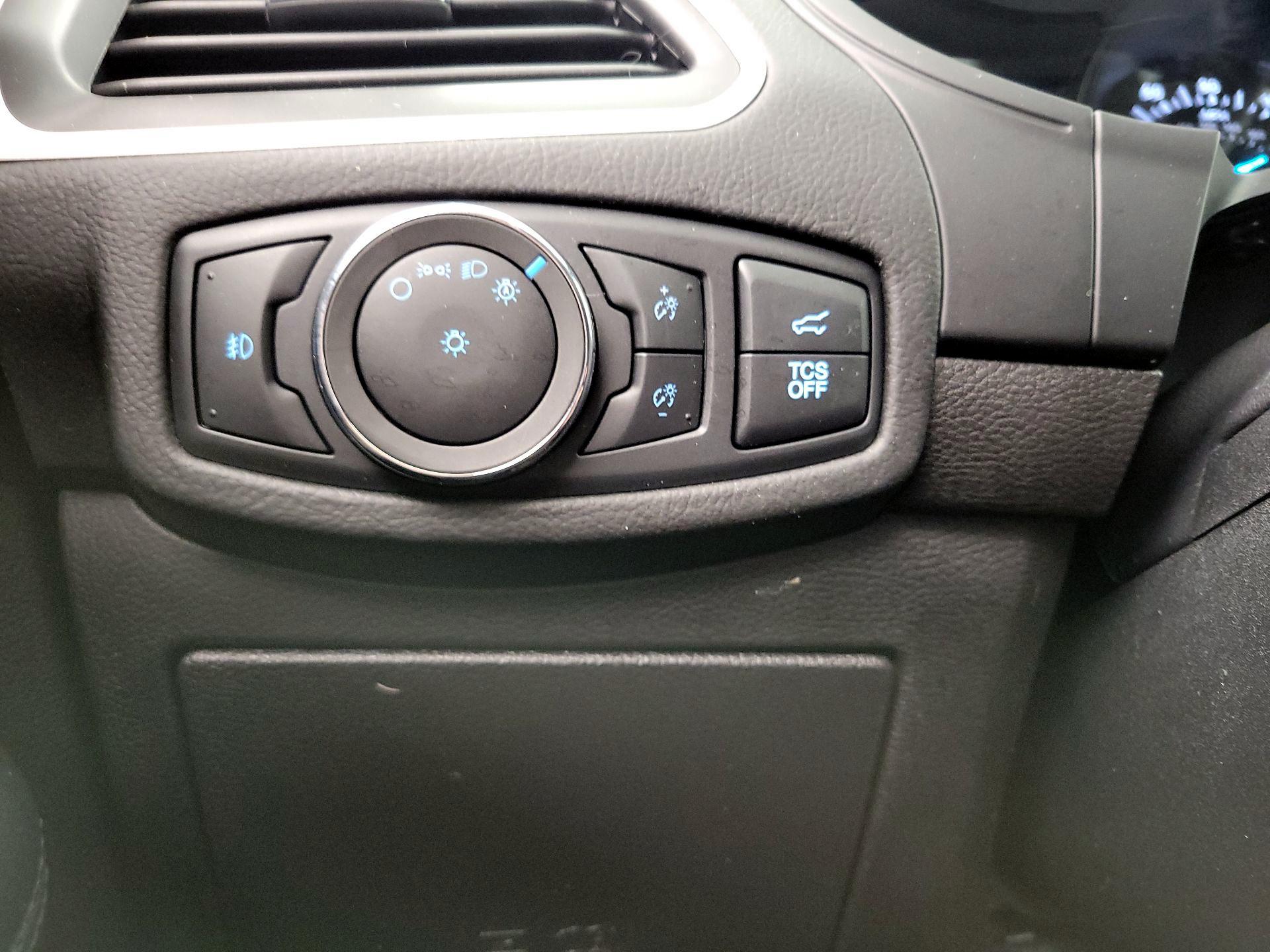 Thumbnail: 2022 Ford Edge - 13