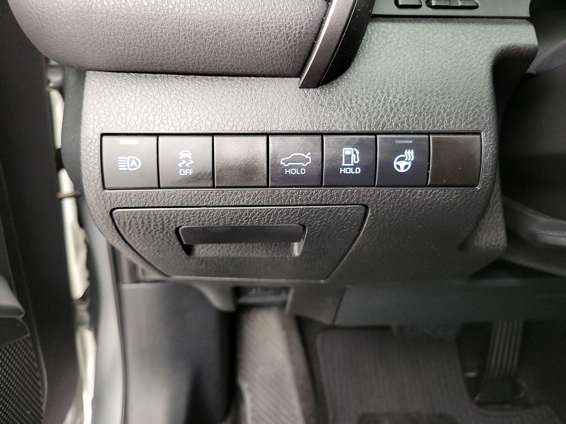 Thumbnail: 2021 Toyota Camry - 13