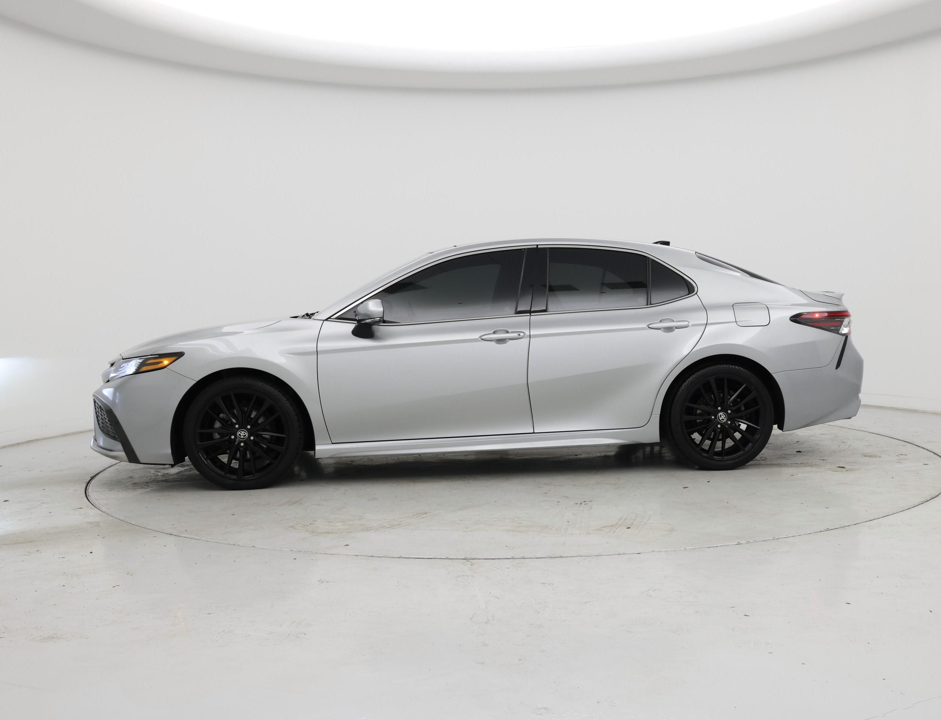 Thumbnail: 2021 Toyota Camry - 3