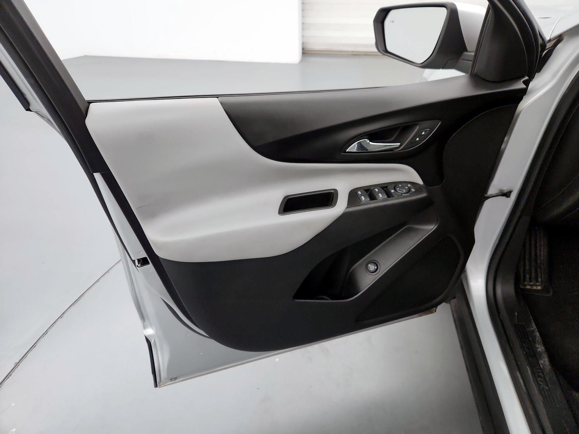 Thumbnail: 2022 Chevrolet Equinox - 12